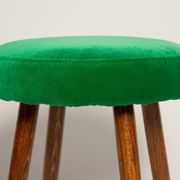Tabouret en velours vert herbe mi-siècle, Europe, années 1960