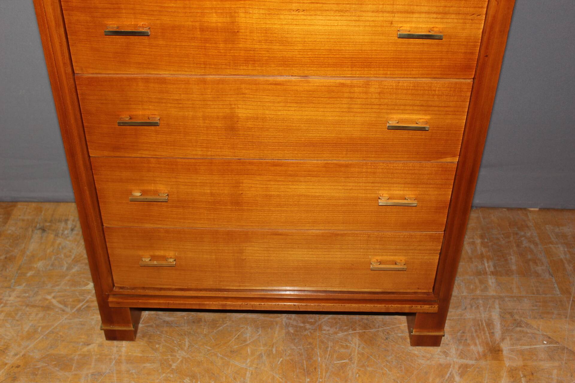 Commode design circa 1970