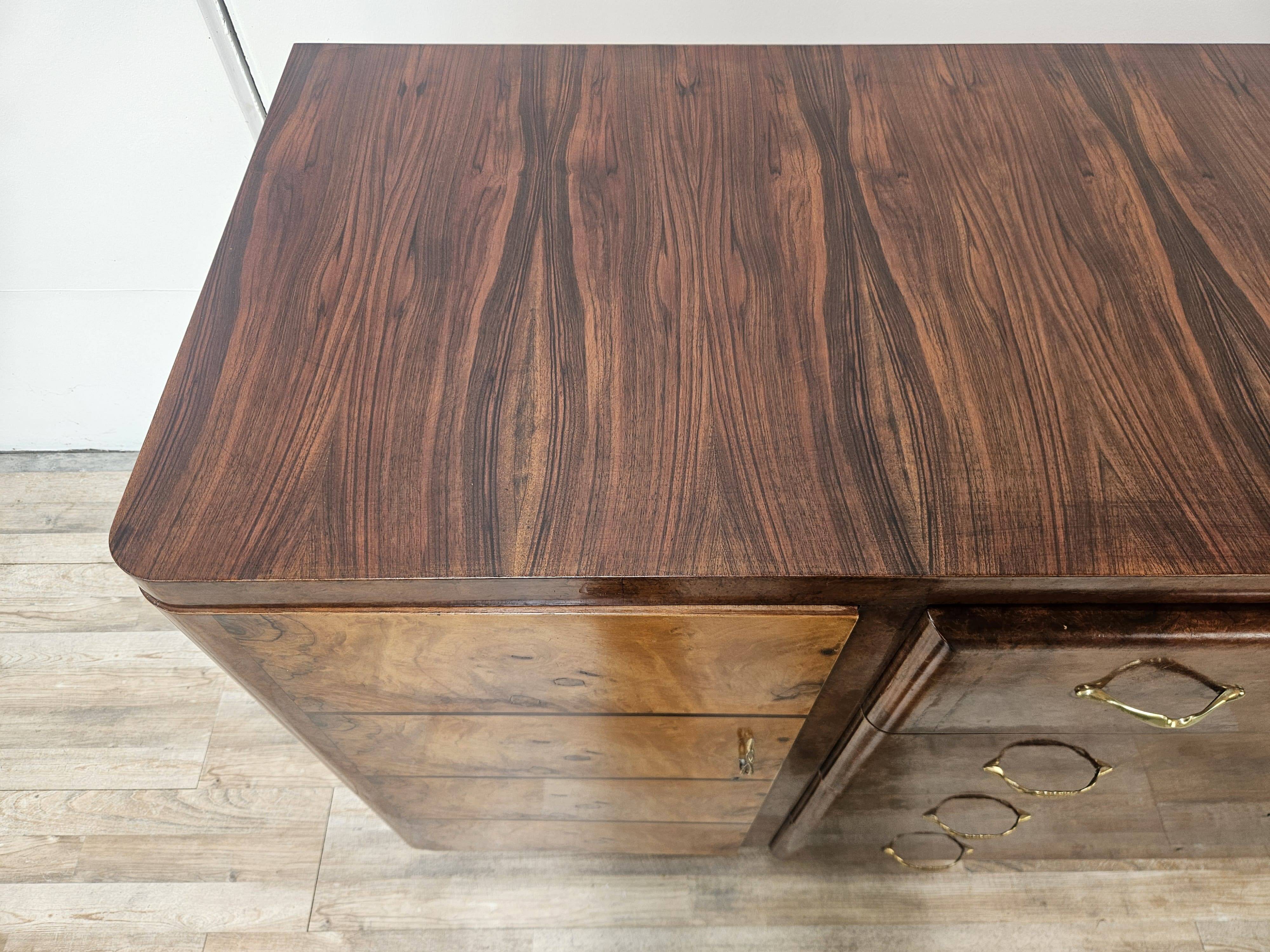 1940s Art Decò sideboard in walnut and blond walnut