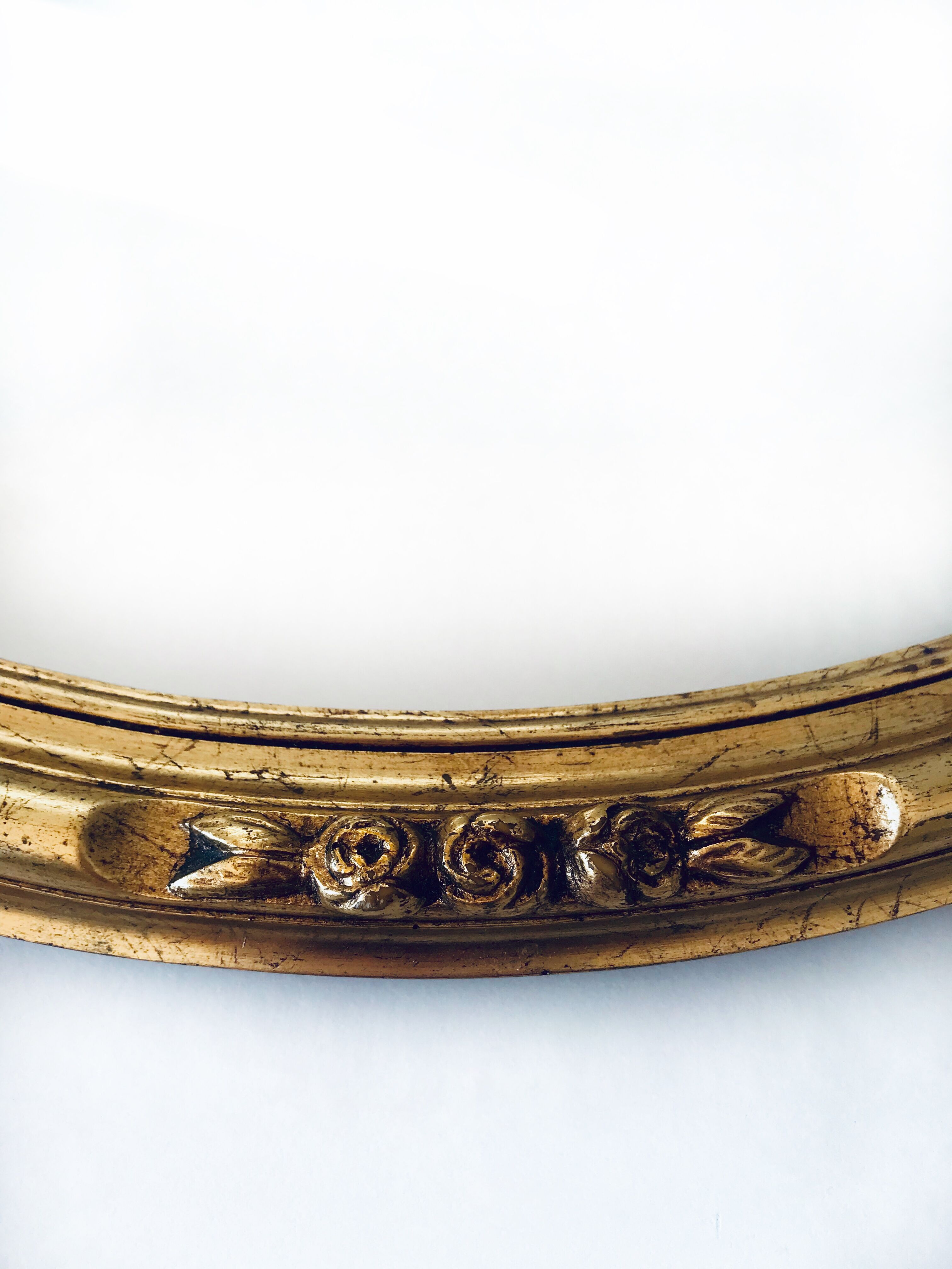 Golden oval mirror - 36 x 47