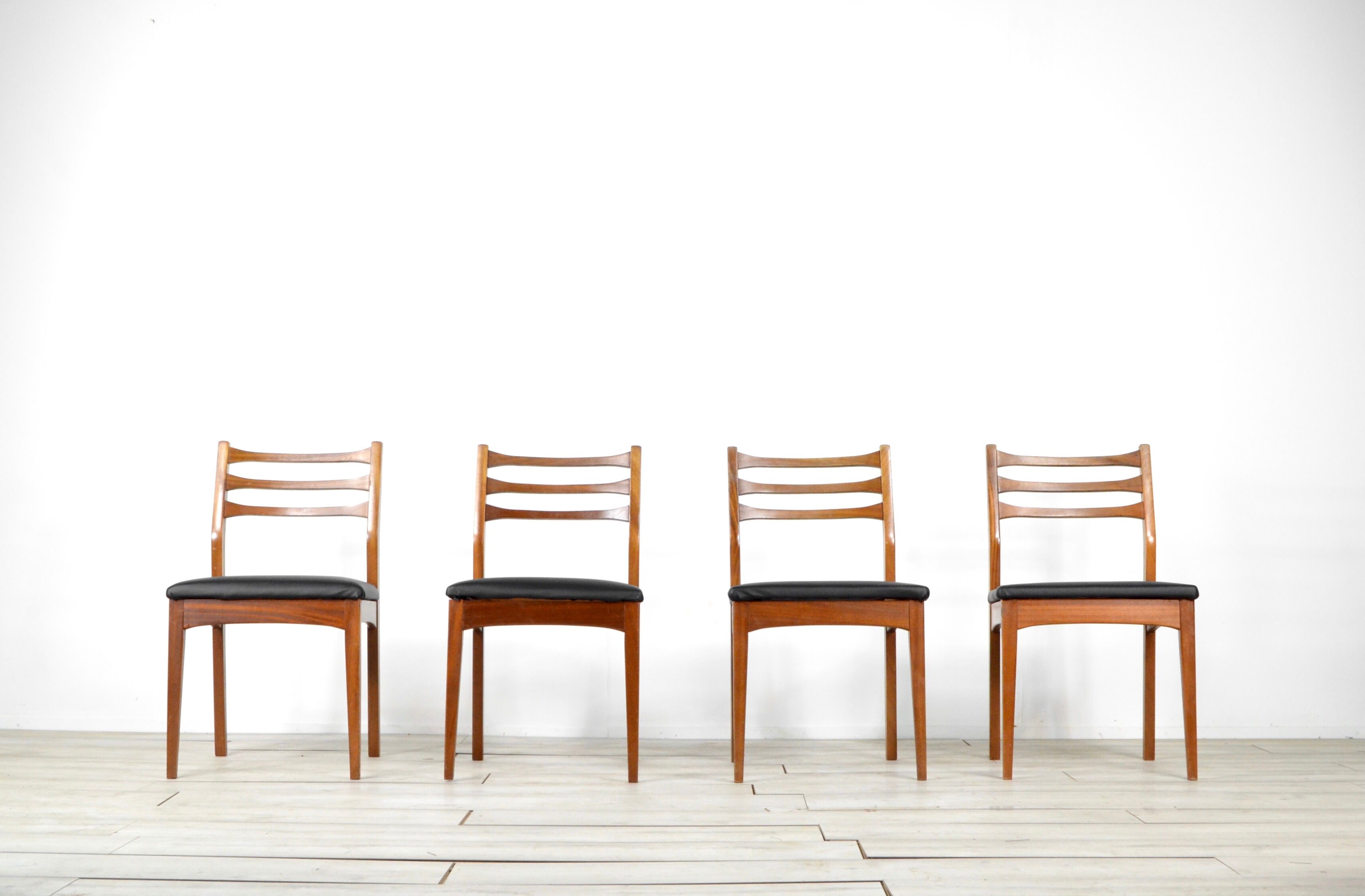 Set of 4 midcentury 'meredew' teak chairs