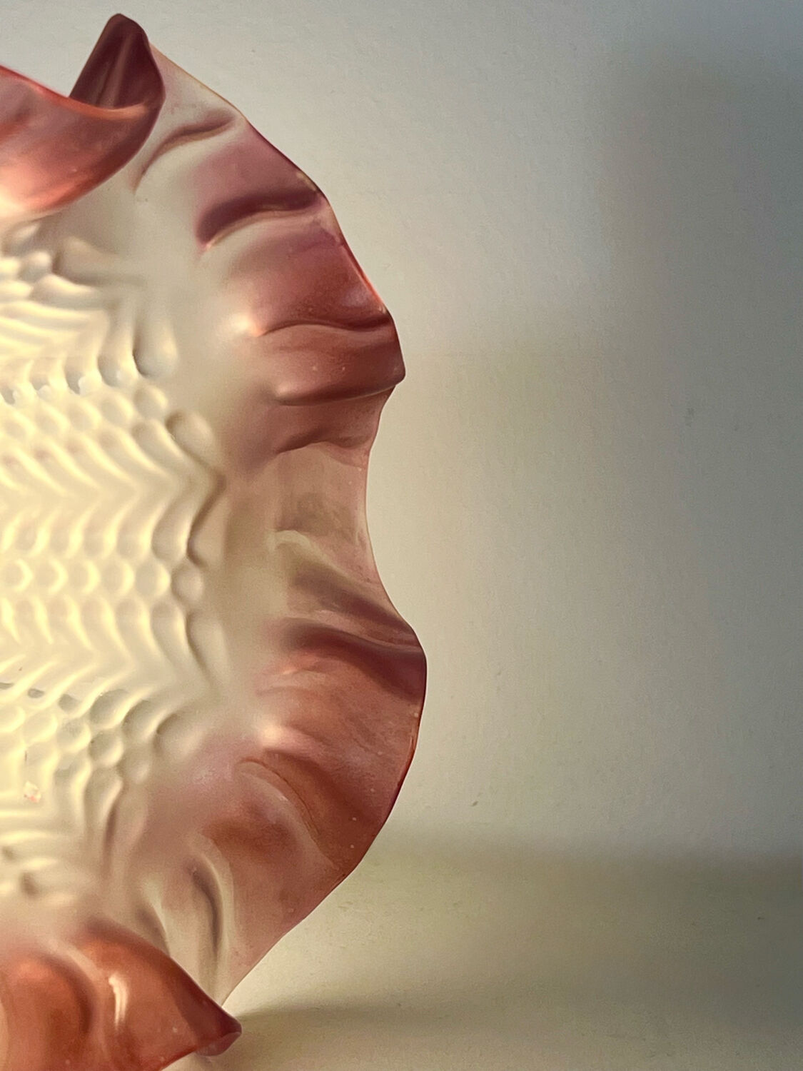 Pair of porcelain wall lights with pink glass tulips, Art Deco.