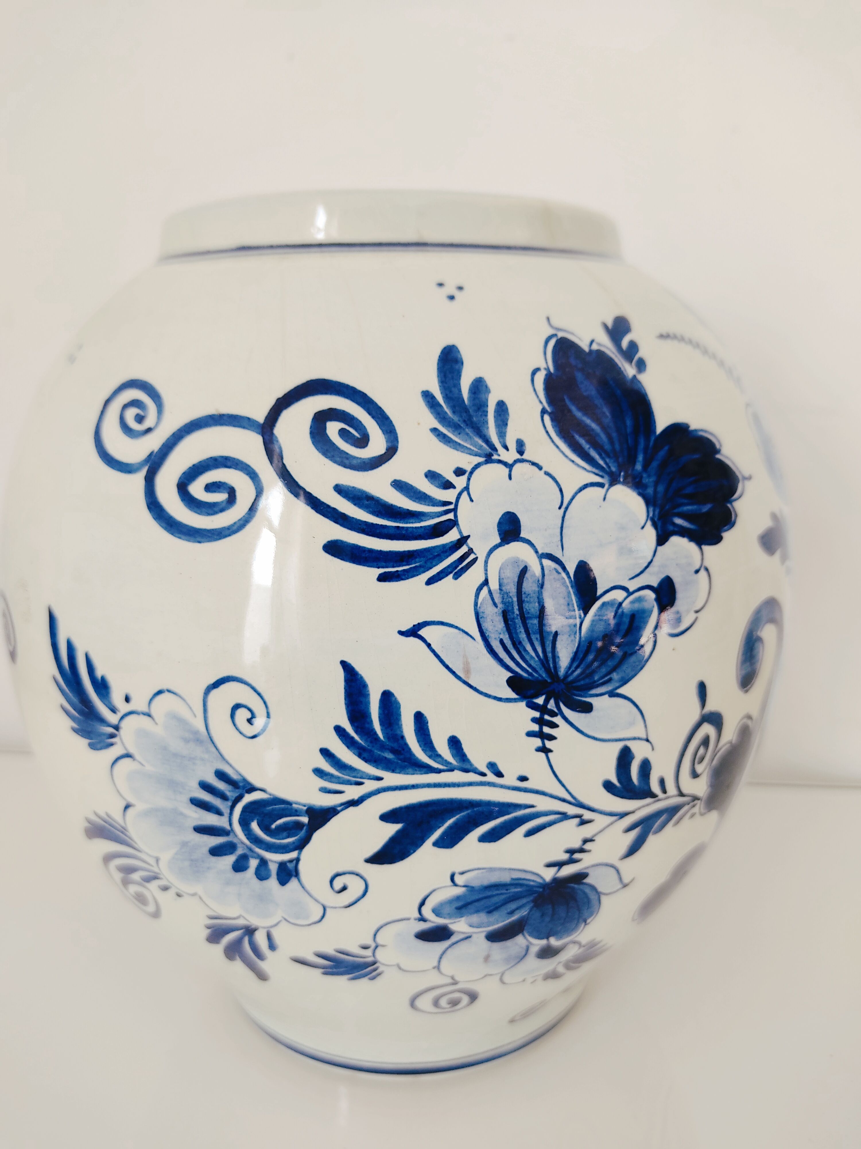 Delft earthenware vase floral decoration
