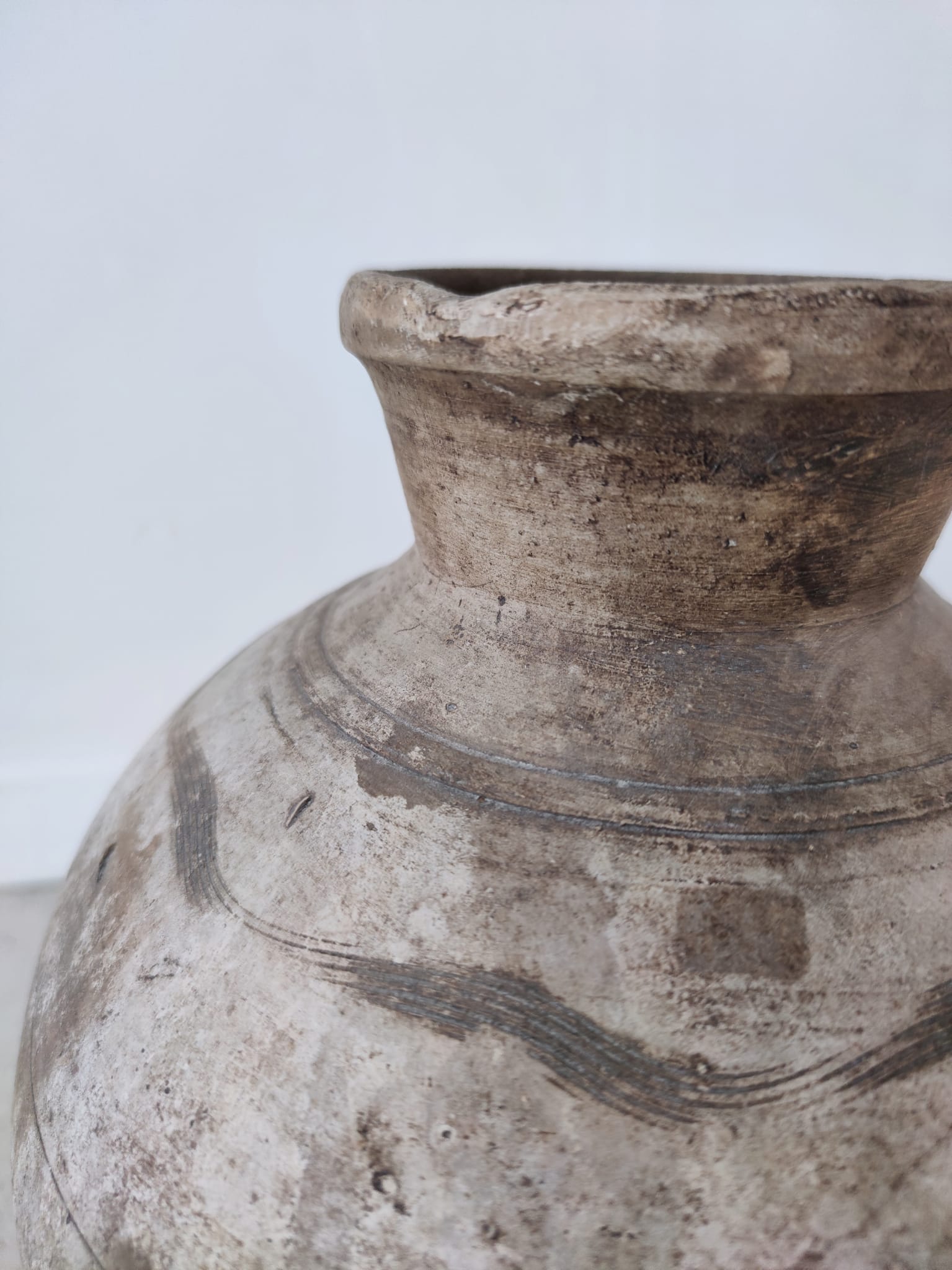 Terracotta amphora (clear) H:42cm