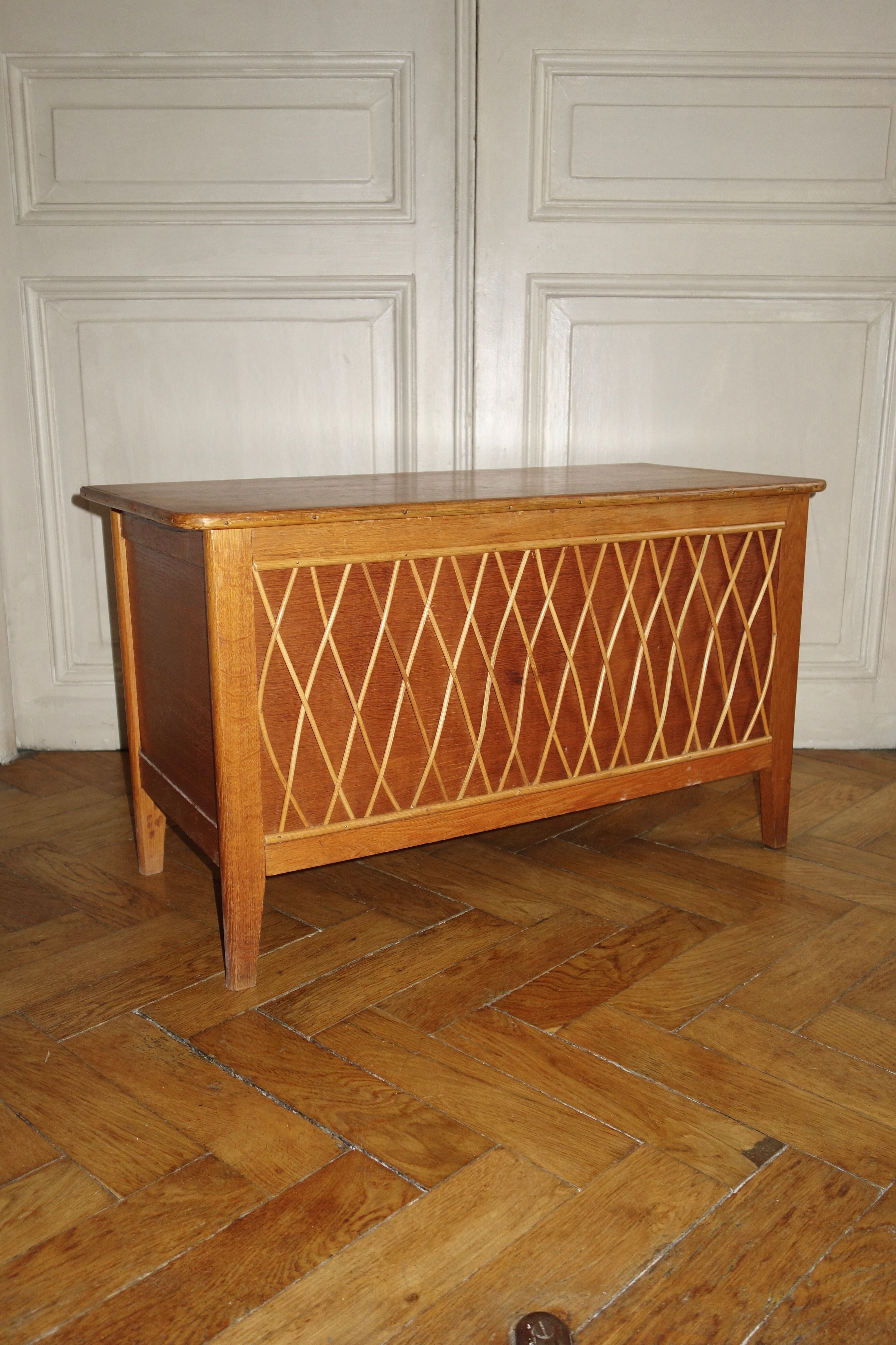 Oak bench chest and rattan of the years 1950