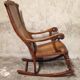 Rocking-chair en bois de cannage