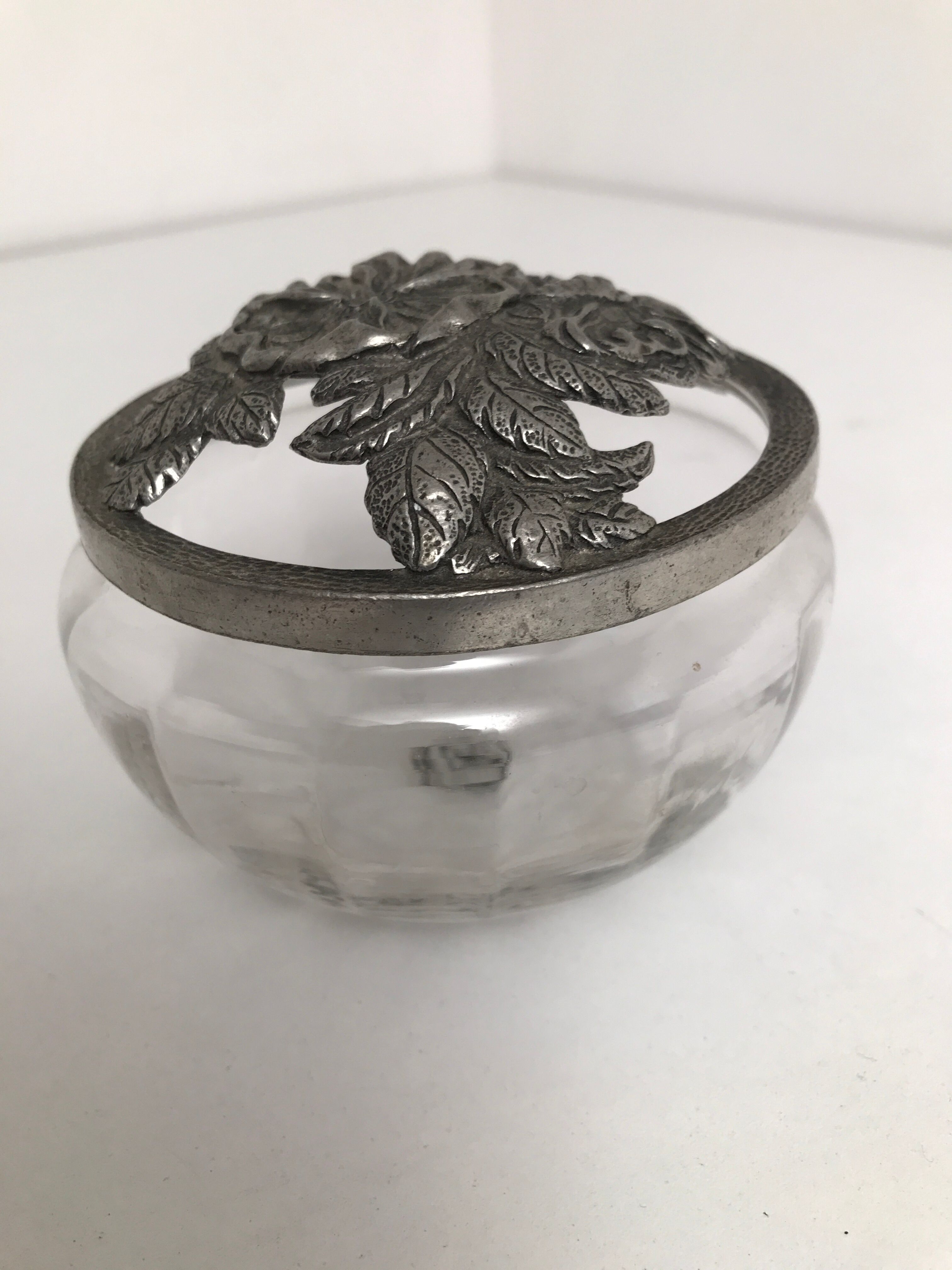 Small empty candy pocket pocket glass tin lid