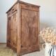 Buffet parisien bas ancien en bois patiné - intérieur fleuri