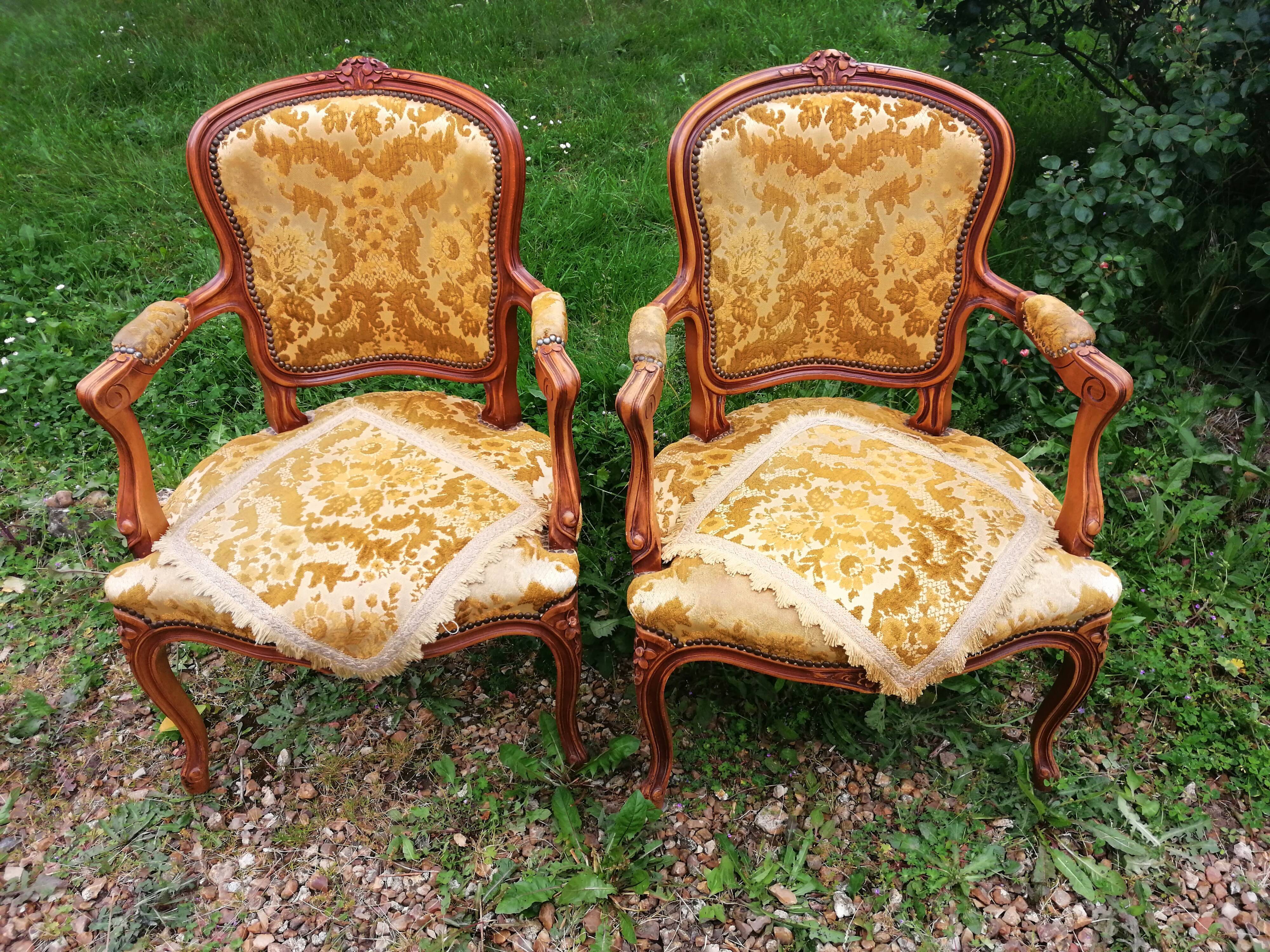 Paire de fauteuils cabriolet style Louis XV