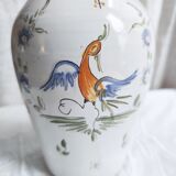 Moustiers earthenware pot and its cork