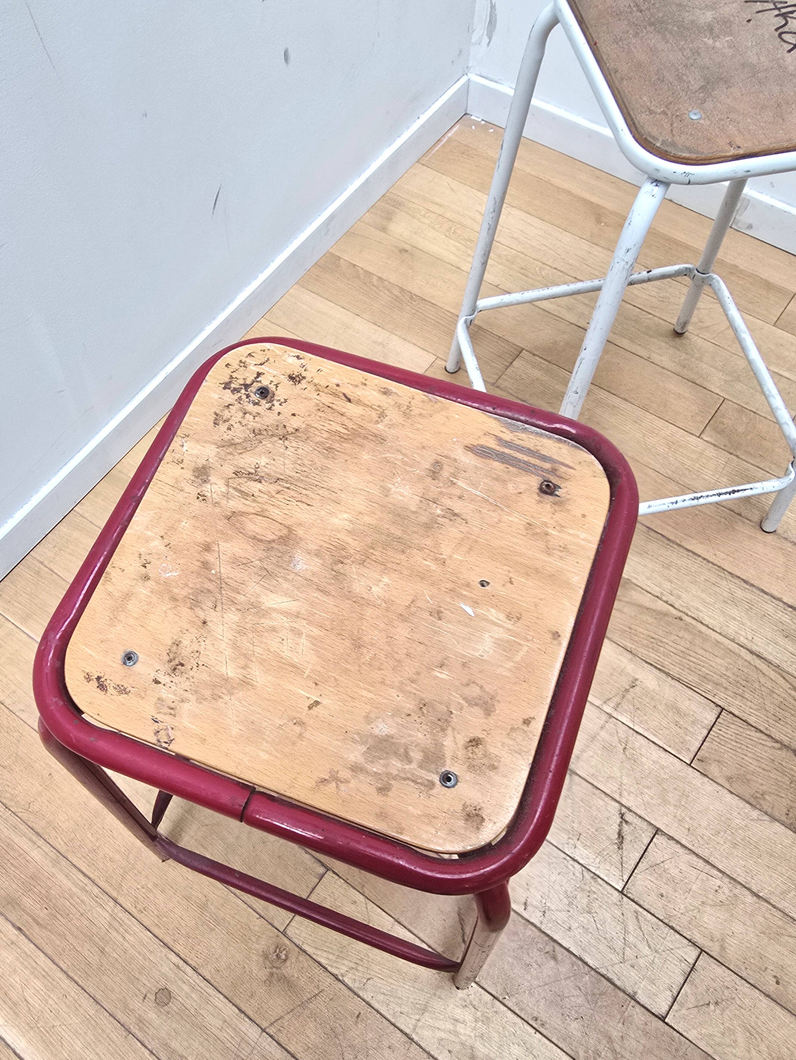 Suite de 3 tabourets industriels