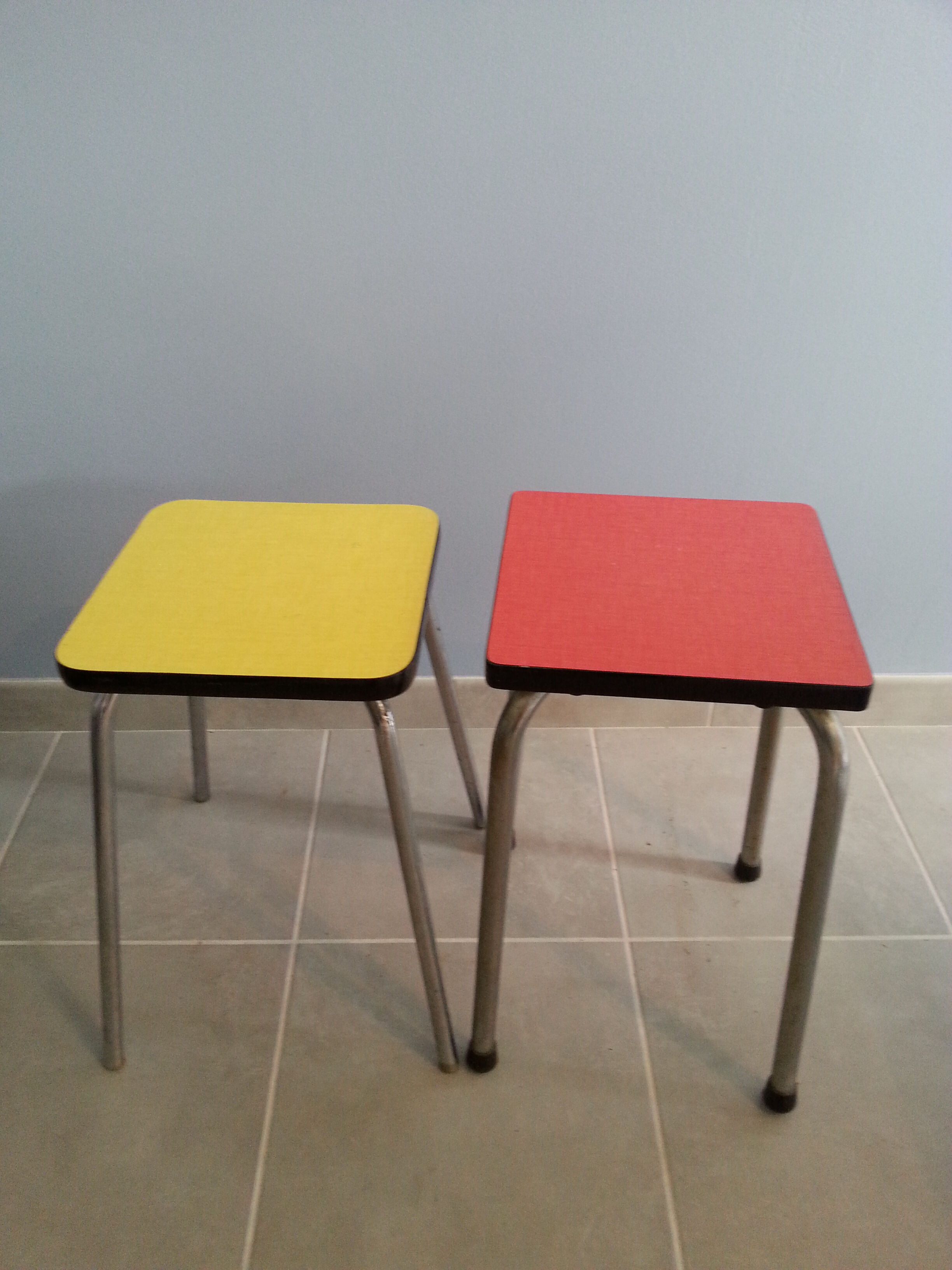 Lot 2 tabourets formica vintage