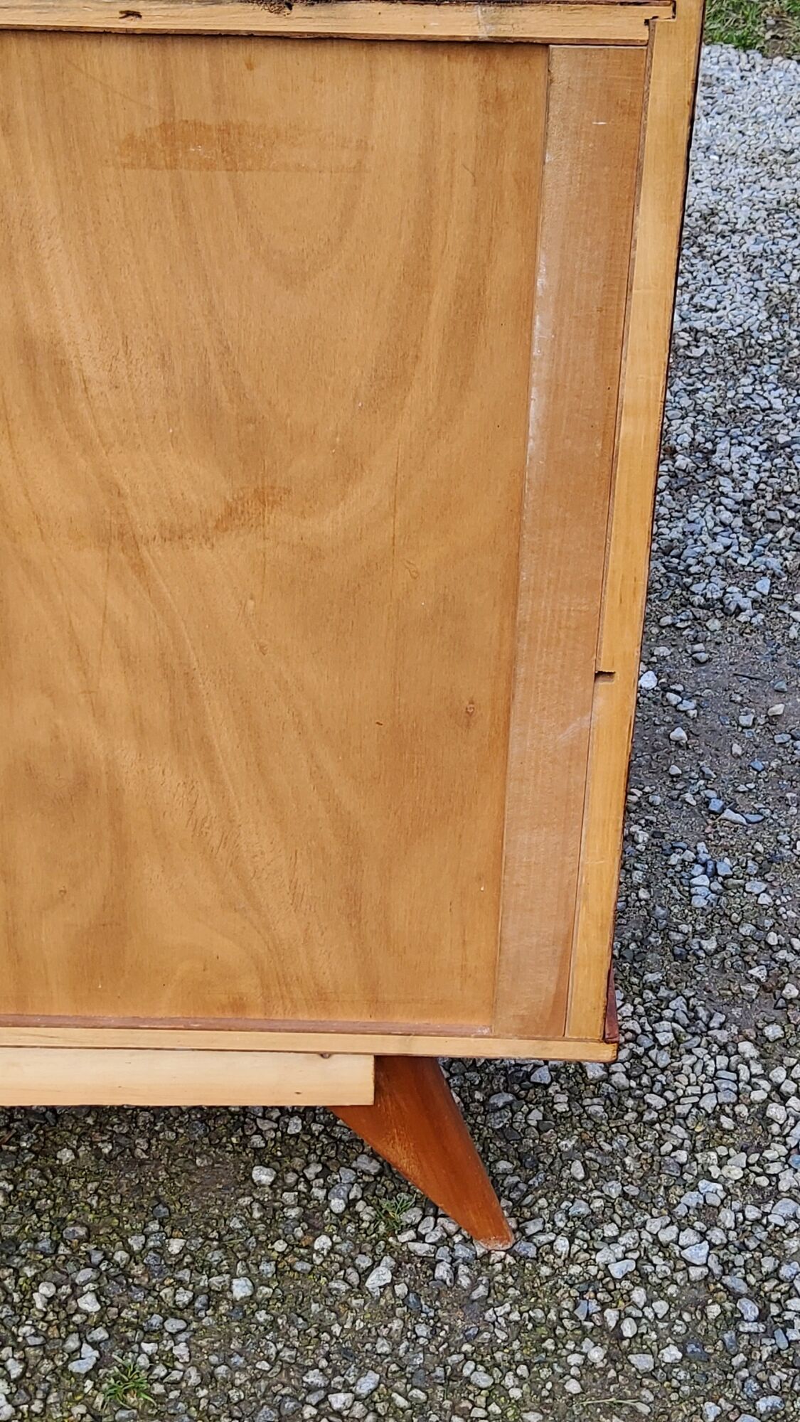 Enfilade of the 50s in oak and mahogany feet compass
