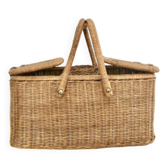 Wicker rattan picnic basket