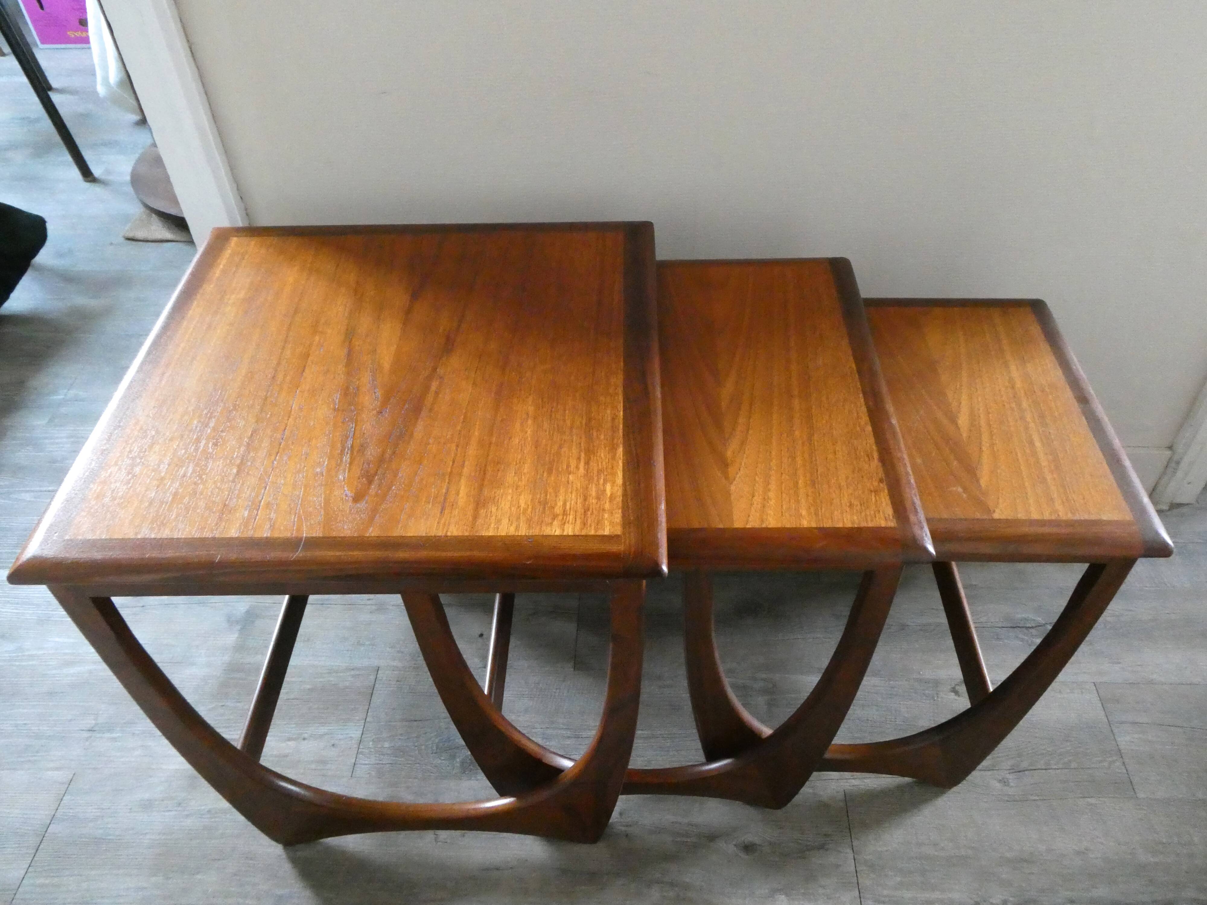Pull-out tables in teak G Plan 60s