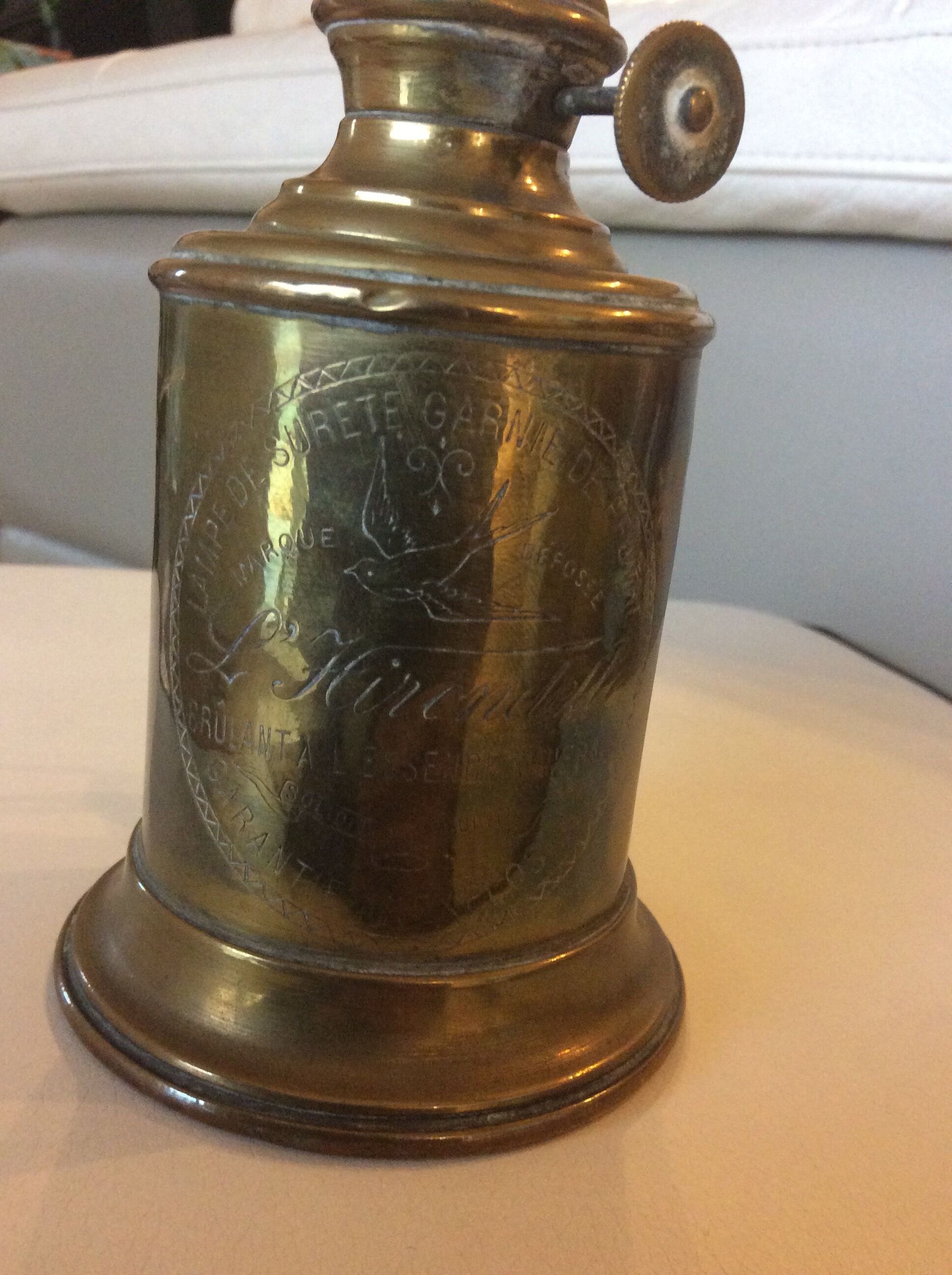 Lamp of surete l'hirondelle