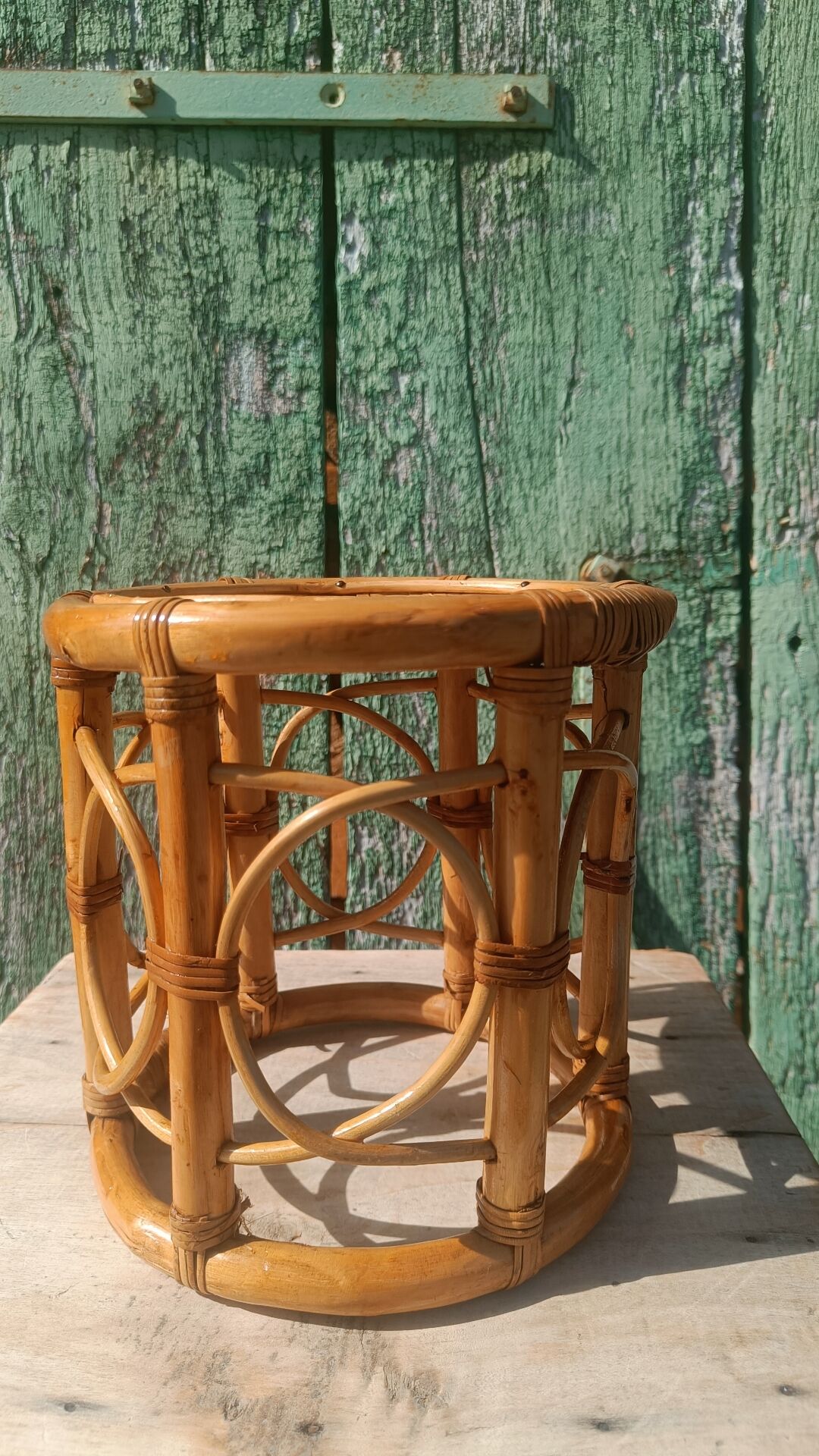 Vintage decorative support in bamboo and rattan