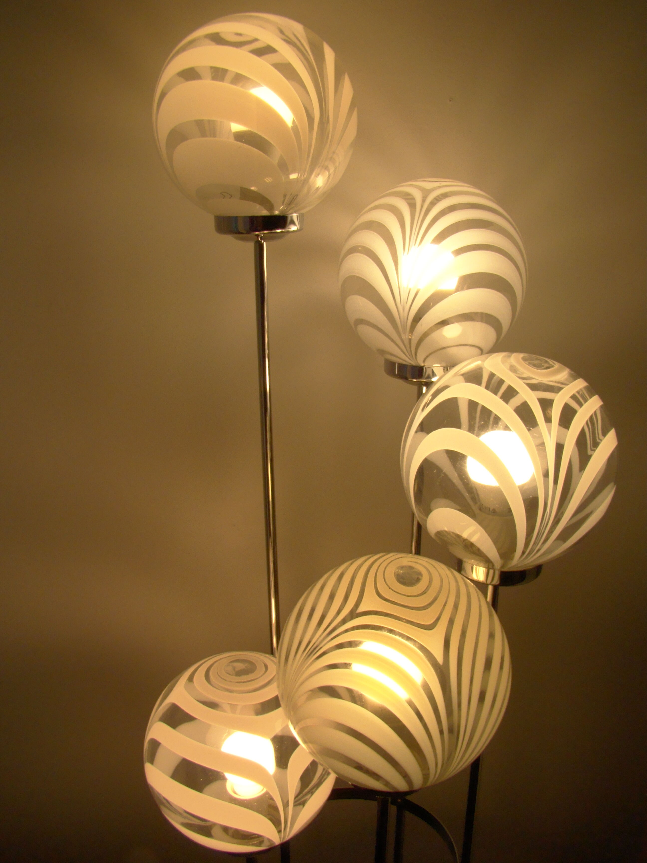 Lampadaire vintage 5 globes Mazzega en cascade