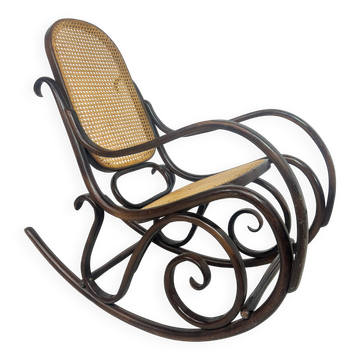 Chaise berçante en bois courbé par Thonet