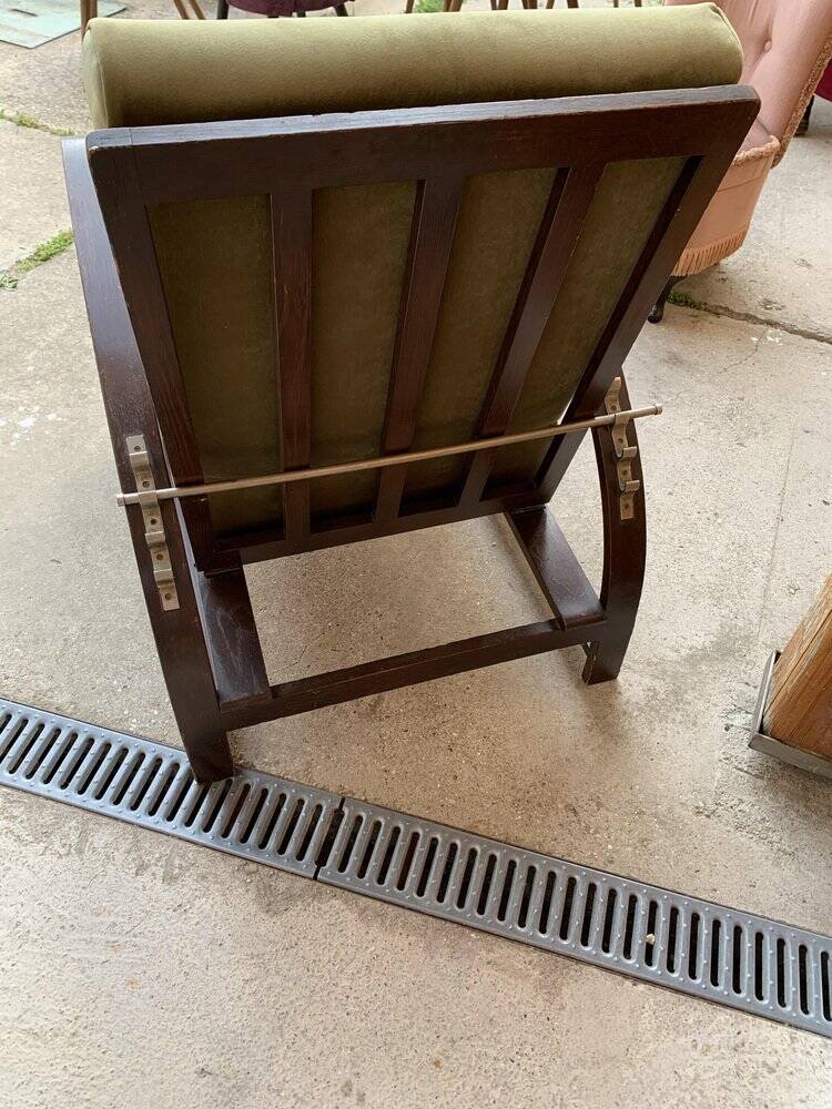 Pair of adjustable armchairs by Jindrich Halabala from the 1930s in wood and olive green velvet.