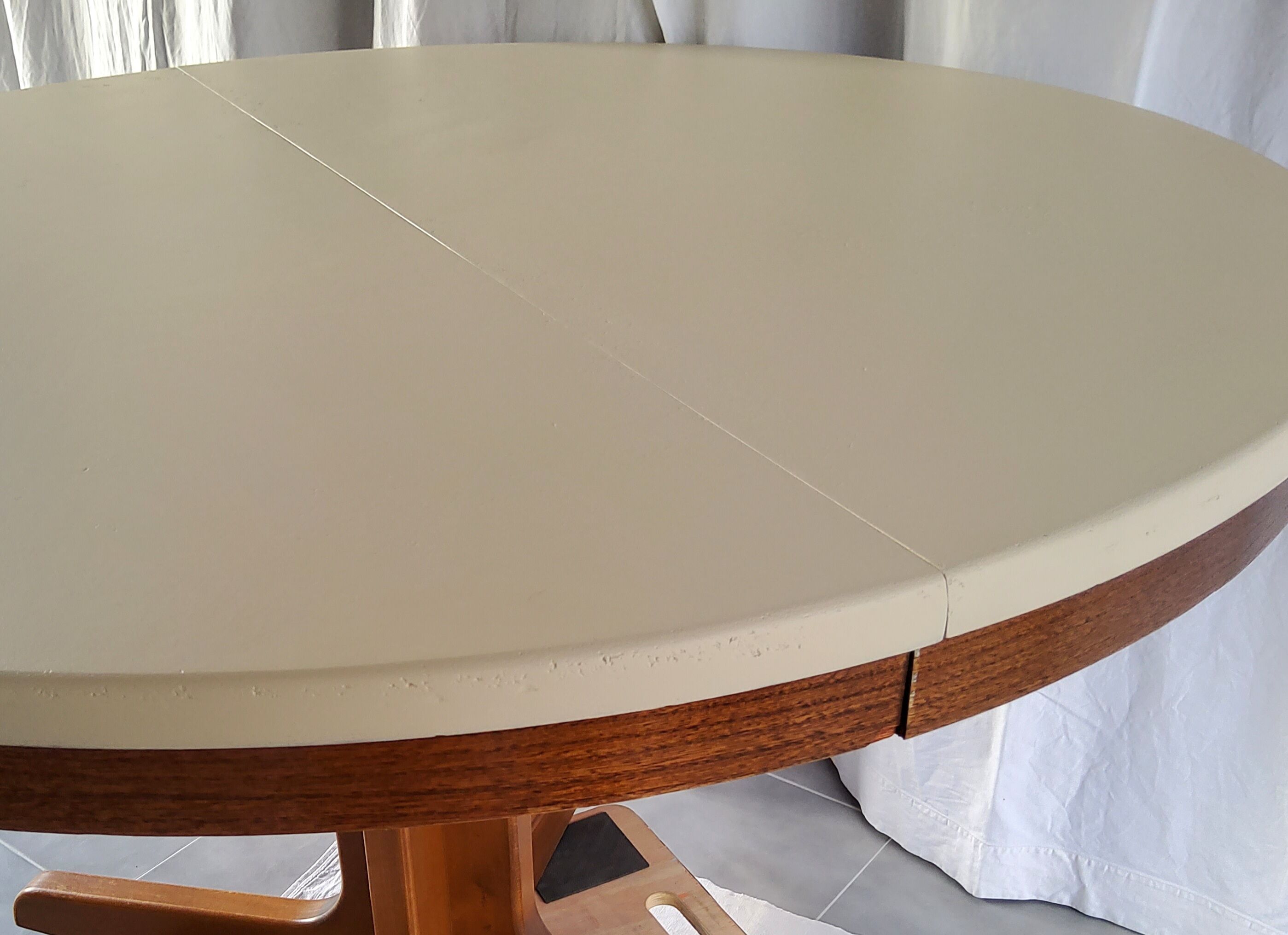 Expandable Roundtable