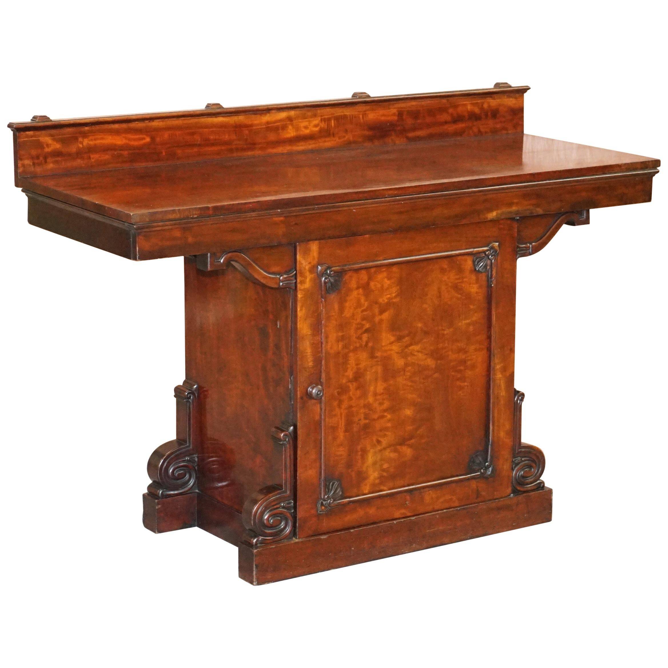 Buffet William IV in carved Cuban hardwood, circa 1830.