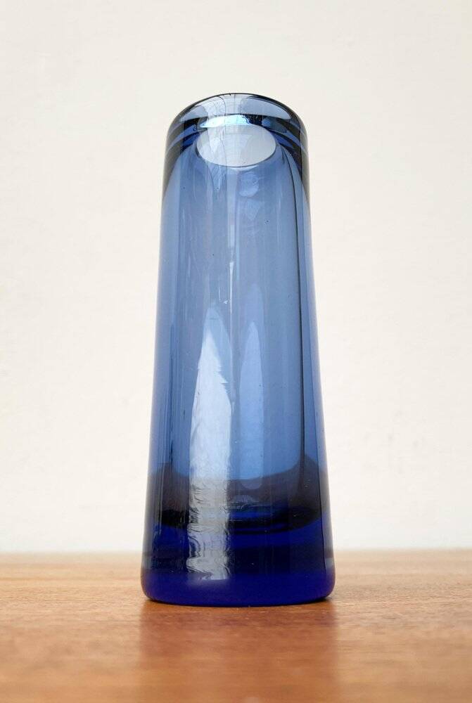 Glass vase from the Danish Labrador series by Per Lütken for Holmegaard, 1950s.