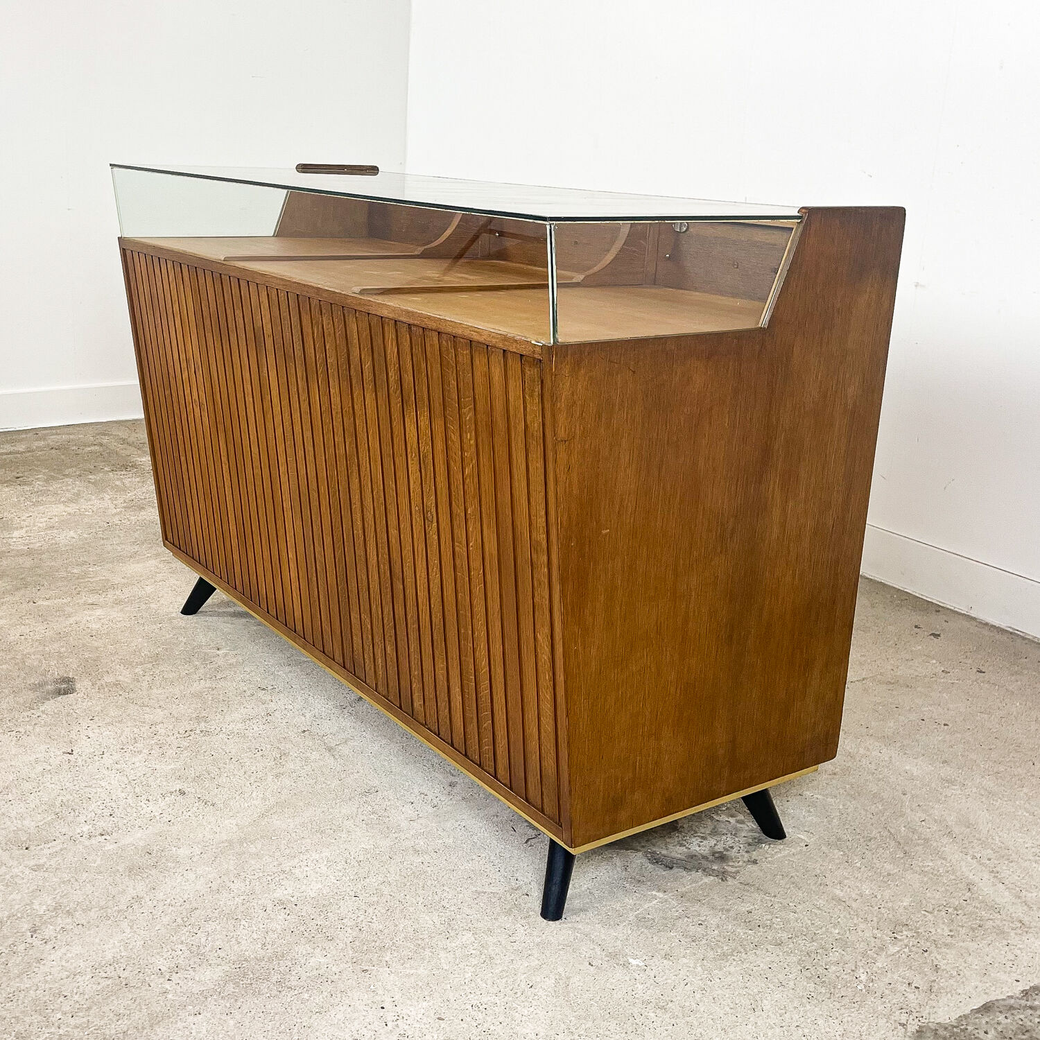 Vintage oak shop jewellery display counter with drawers