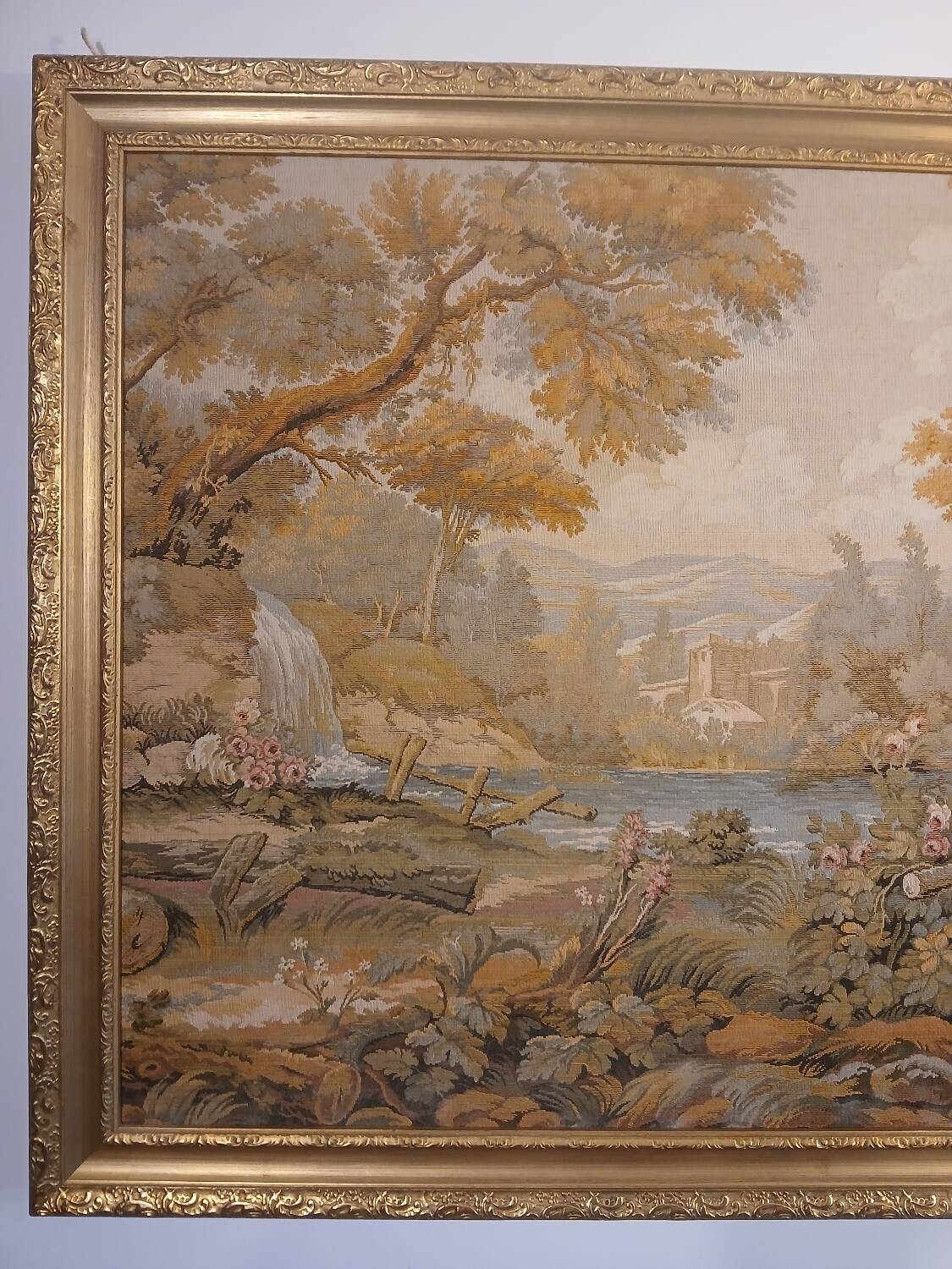 Large jacquard tapestry with a gilded wooden frame – 163x83 cm.