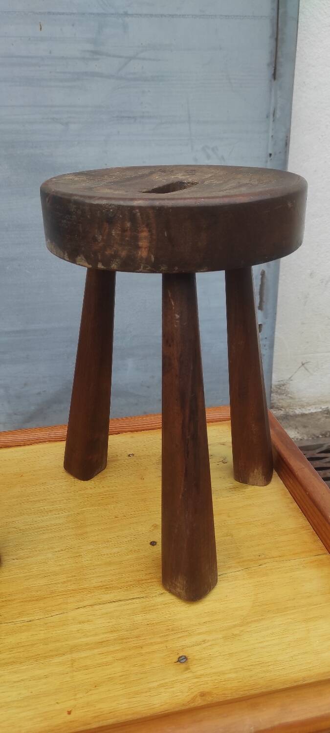 Paire de tabourets de ferme traite rustiques campagnards
