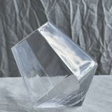 Small geometric carafe with diamond-shaped stopper and its 4 glasses
