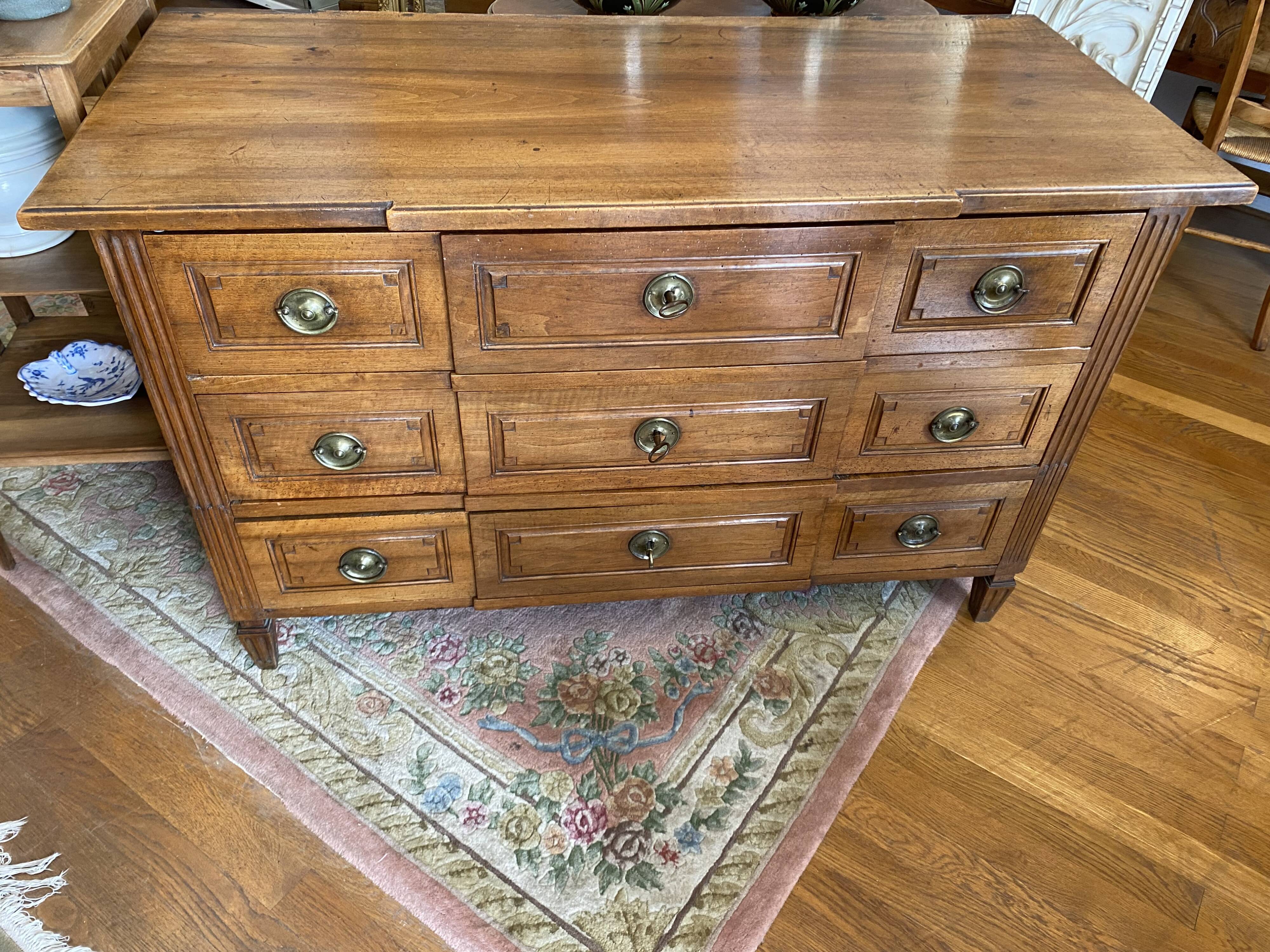 Louis XVI walnut chest of drawers, 3 drawers.