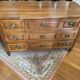 Commode Louis XVI en noyer, 3 tiroirs.