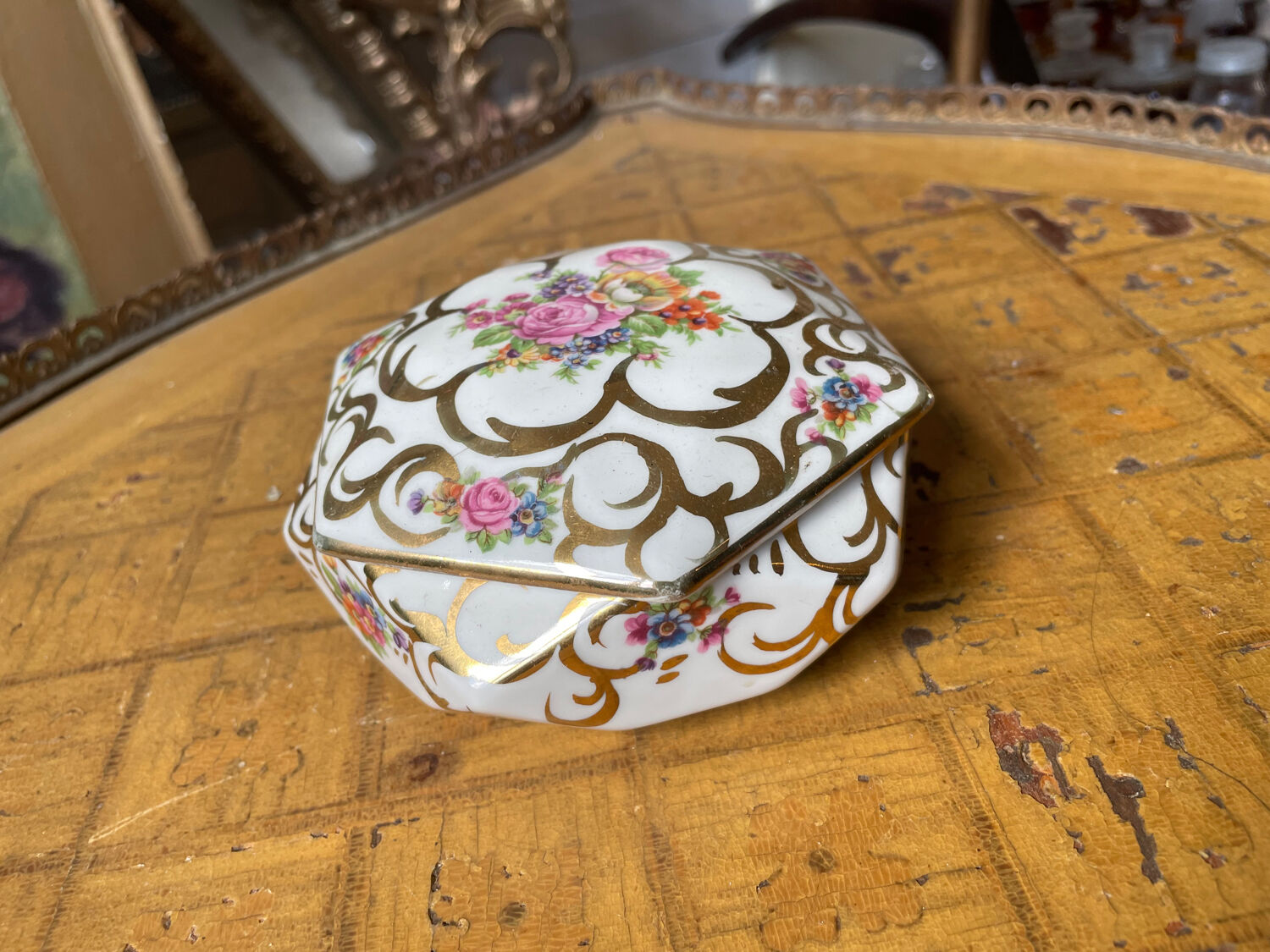 Candy box porcelain art Limoges