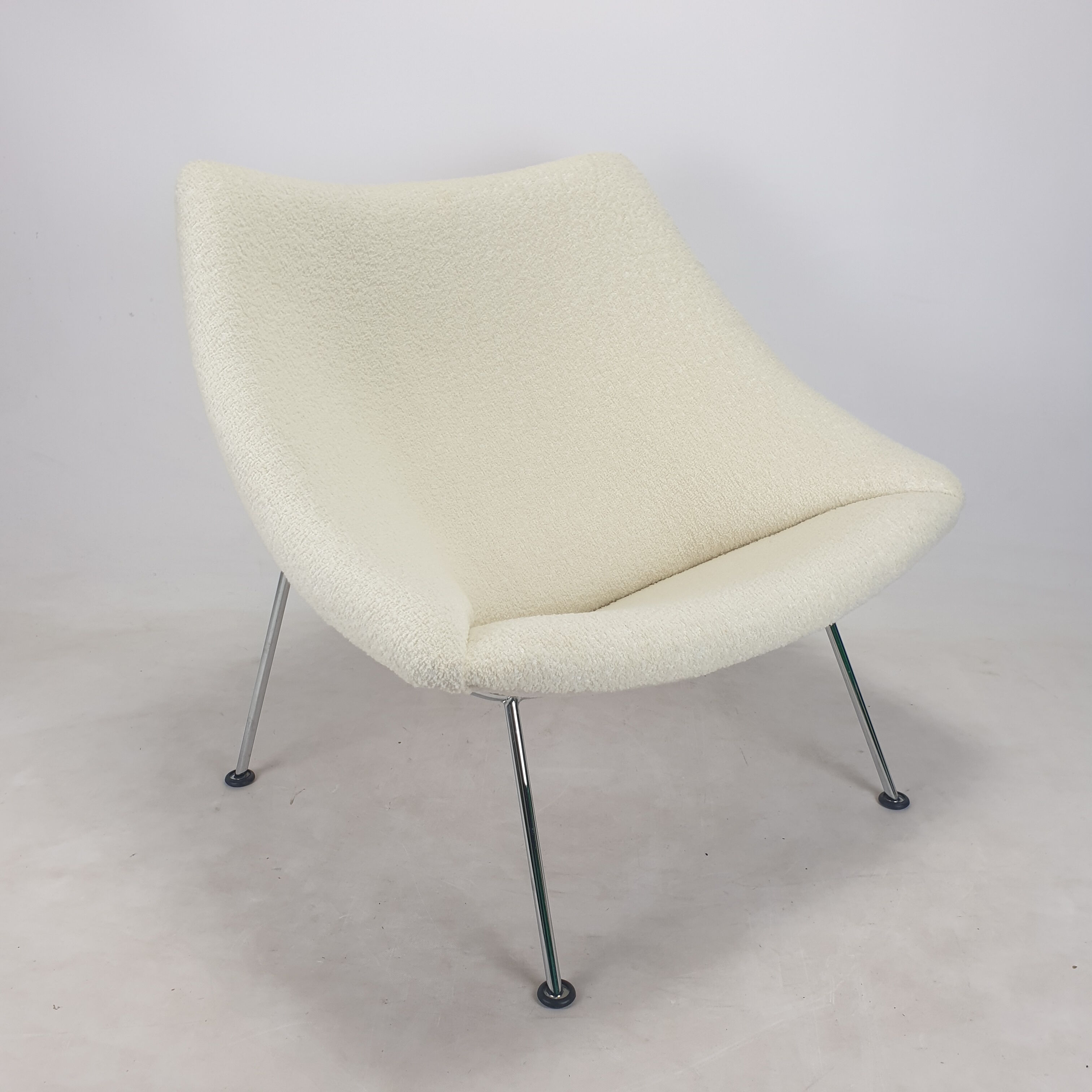 Oyster chairs by Pierre Paulin for Artifort, 1980's