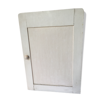 Medicine cabinet from the 1950s