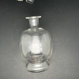 Carafe à alcool en verre ciselé motif fleurs