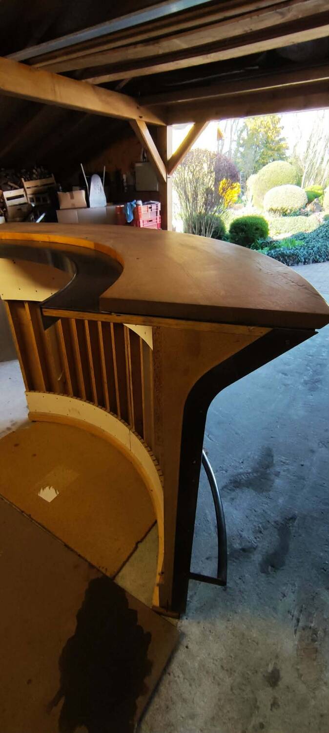Prototype de bar – Brasserie Les Haras (2013) – Pièce unique en acier
