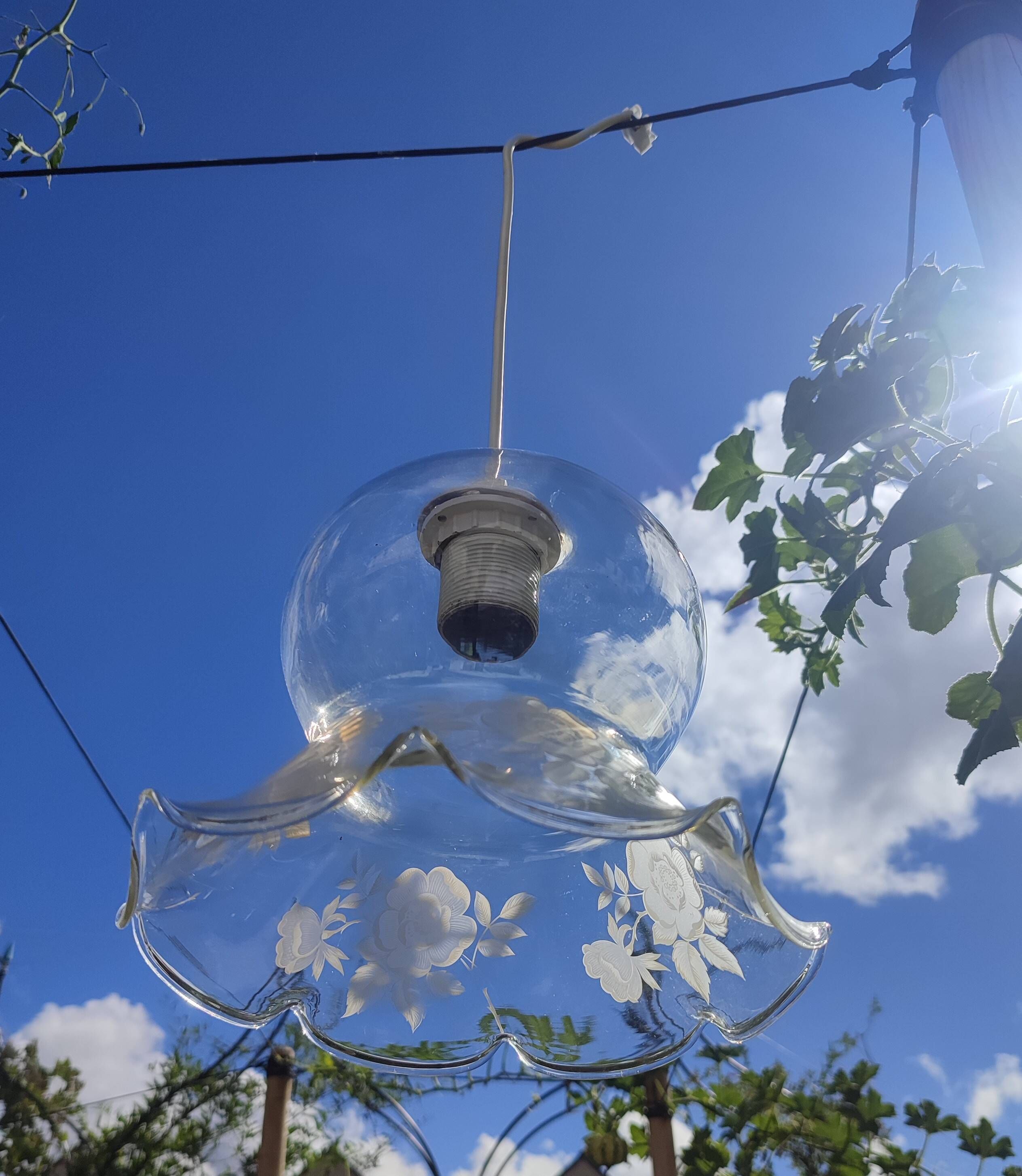 Suspension vintage en verre dépoli décor de roses