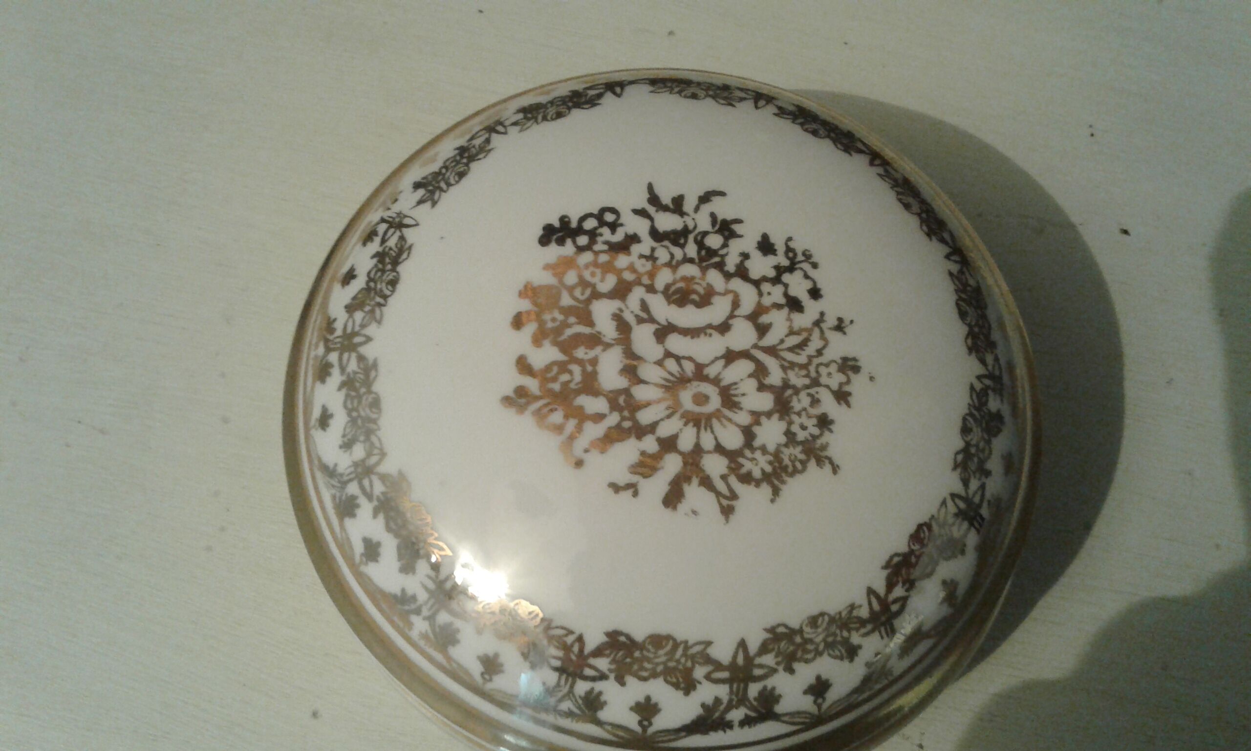 Limoges porcelain candy. golden decors