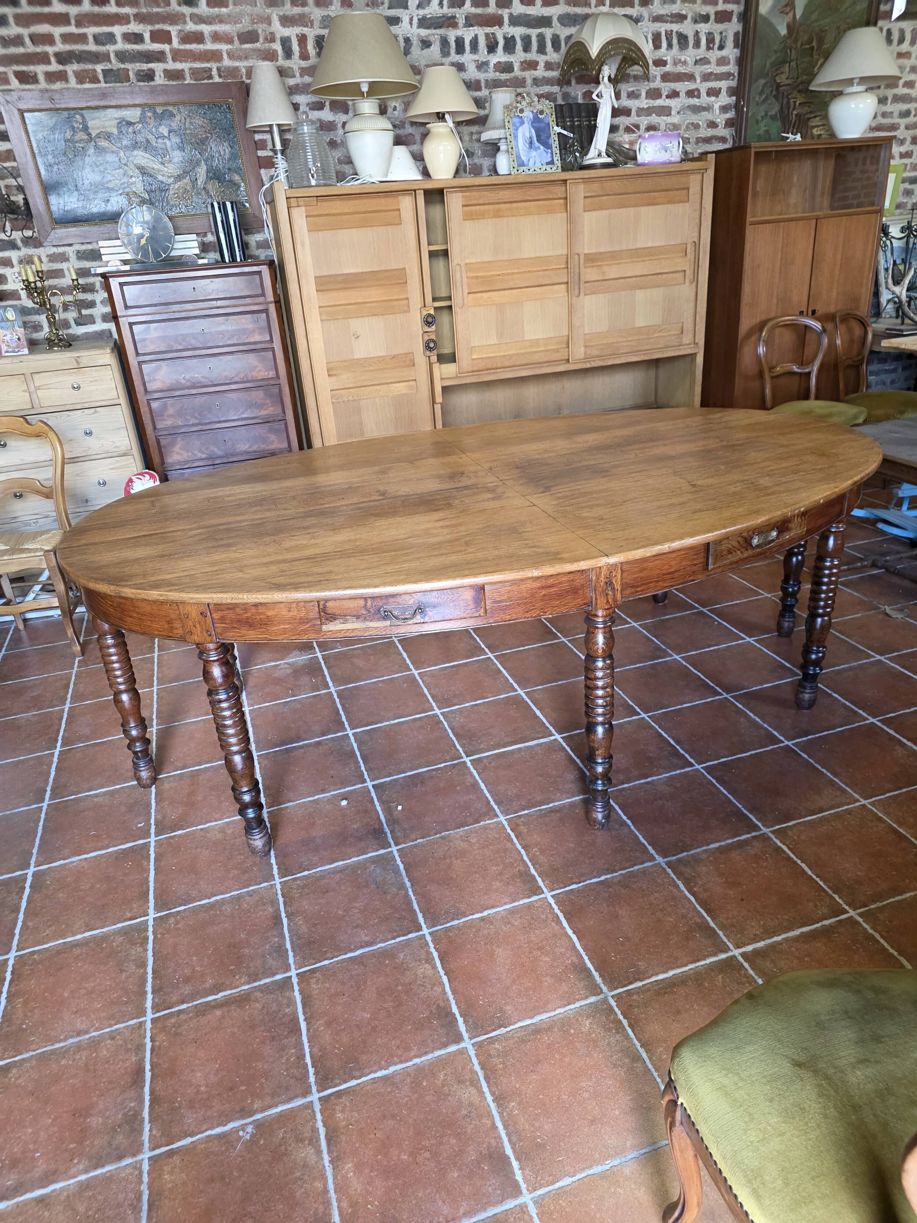 Large oval monastery table in solid oak, 19th century, 243×154cm