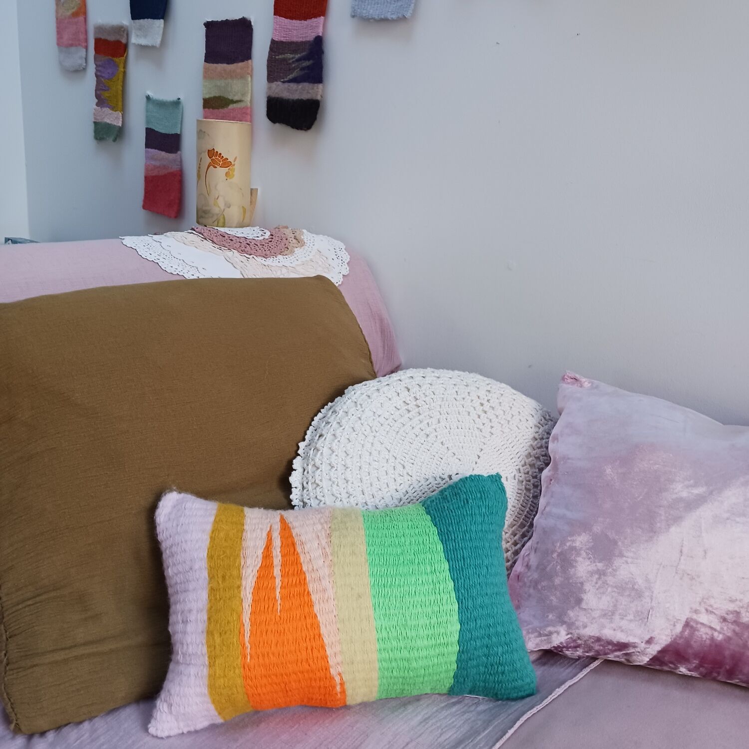 Wool weaving cushion