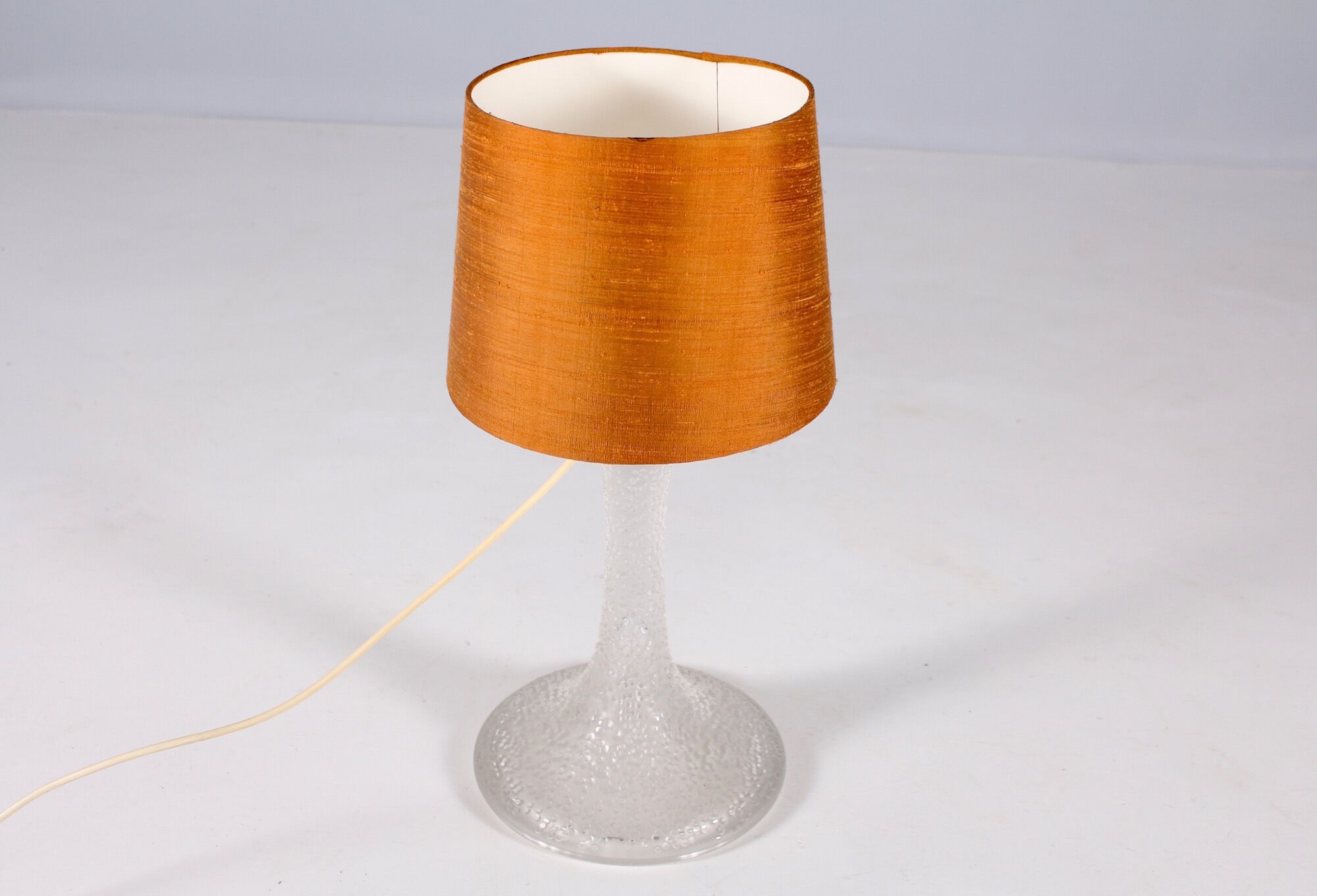Frosted glass lamp and wild silk