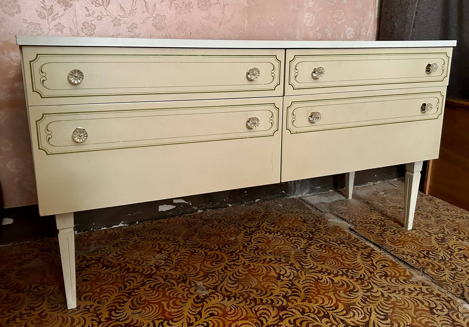 Vintage chest of drawers (or TV stand) 60-70s