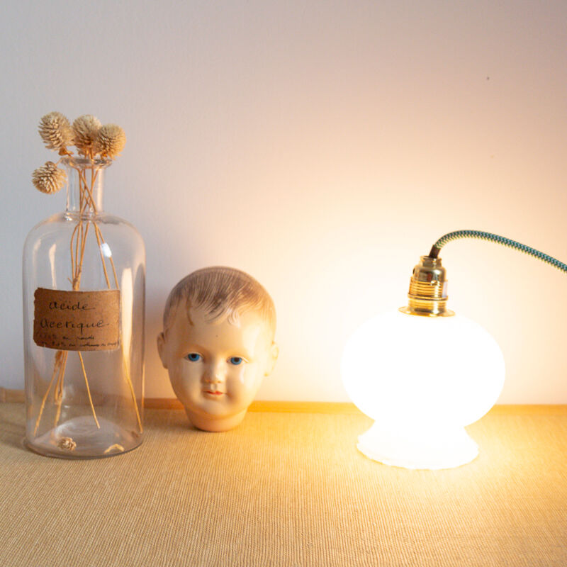Walker with serrated glass lampshade