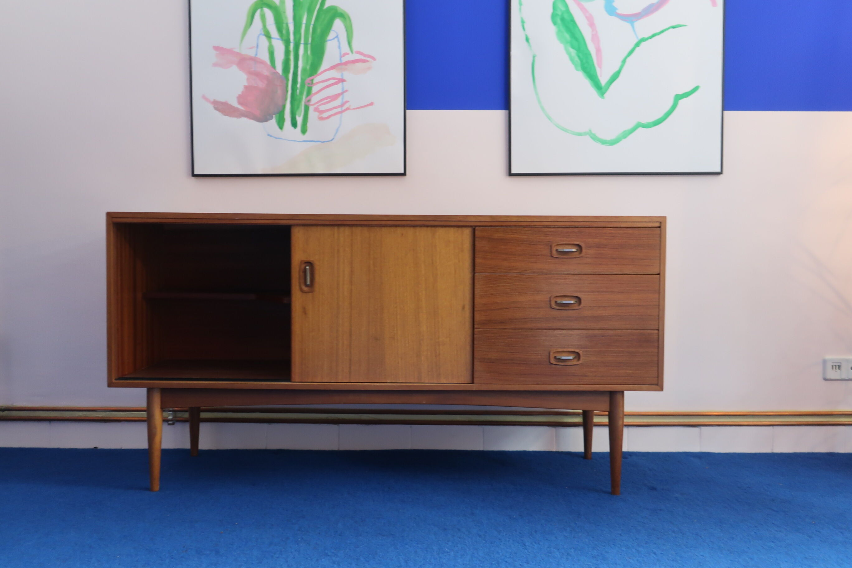 Teak row from the 60s, two sliding doors