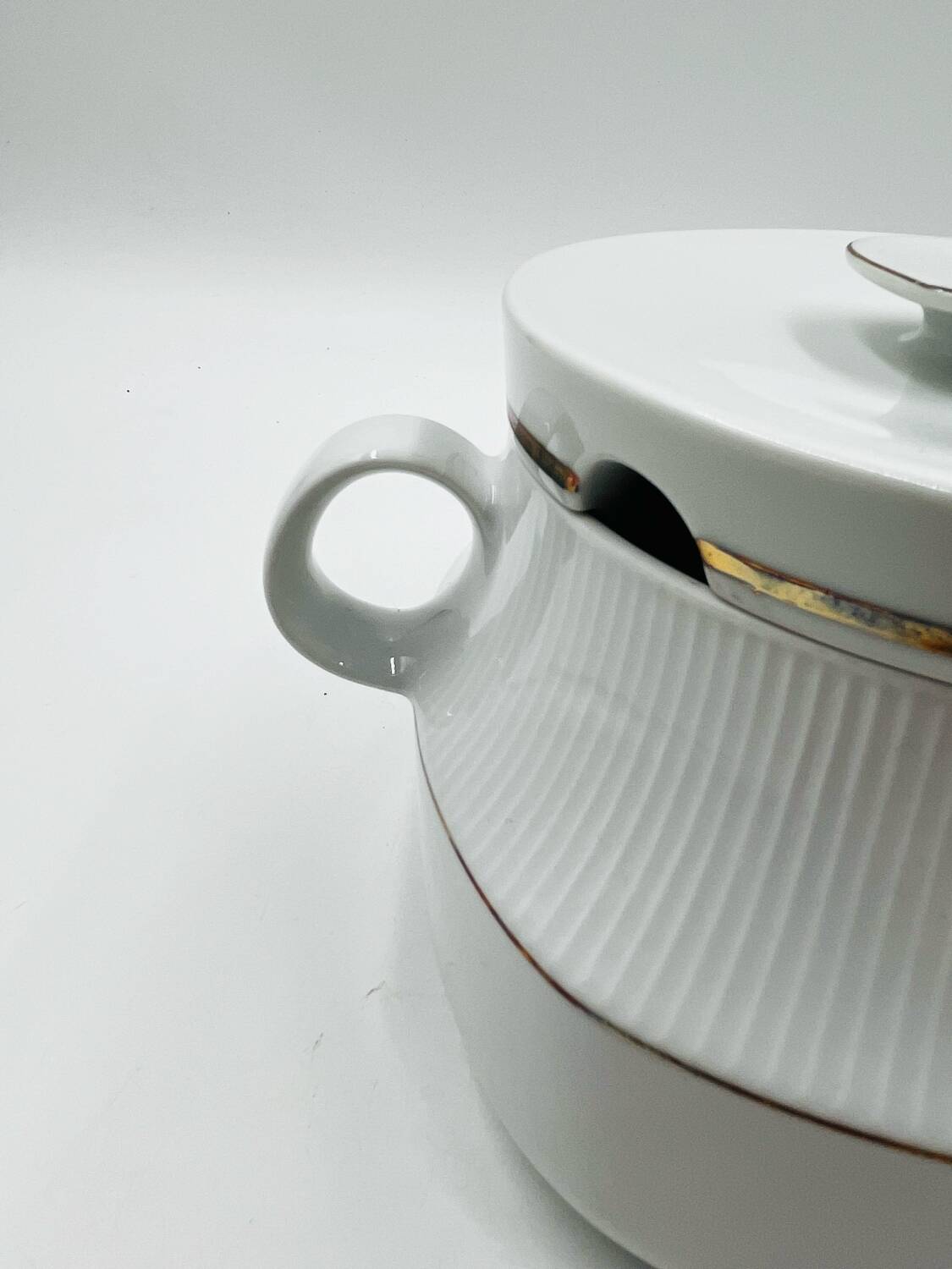 Arzberg gold thread soup tureen