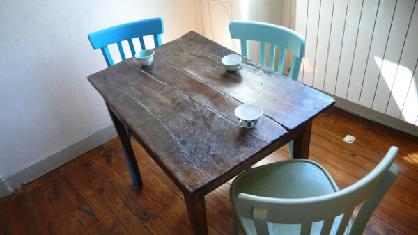 Table style campagnard