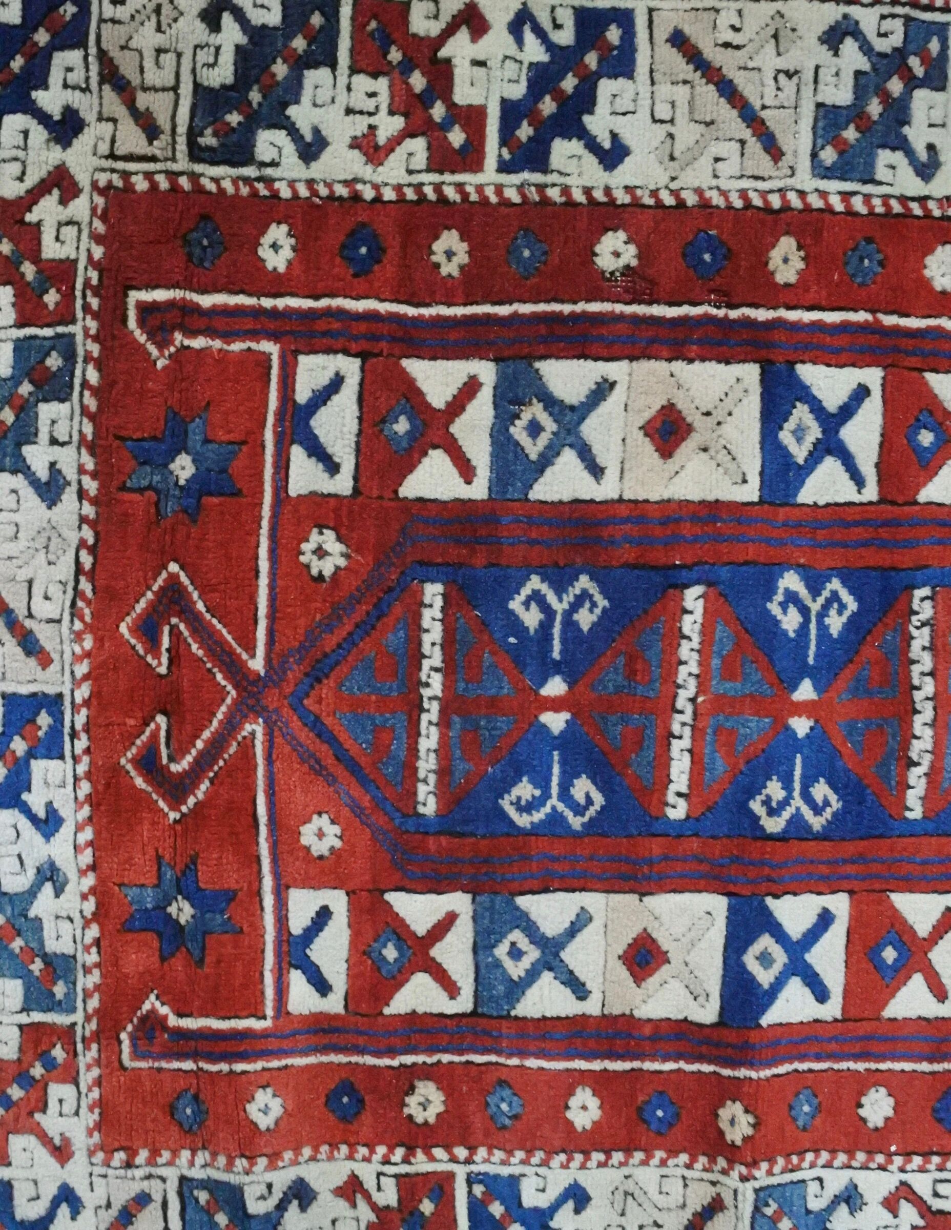 Vintage hand-knotted kazak rug 185x127cm