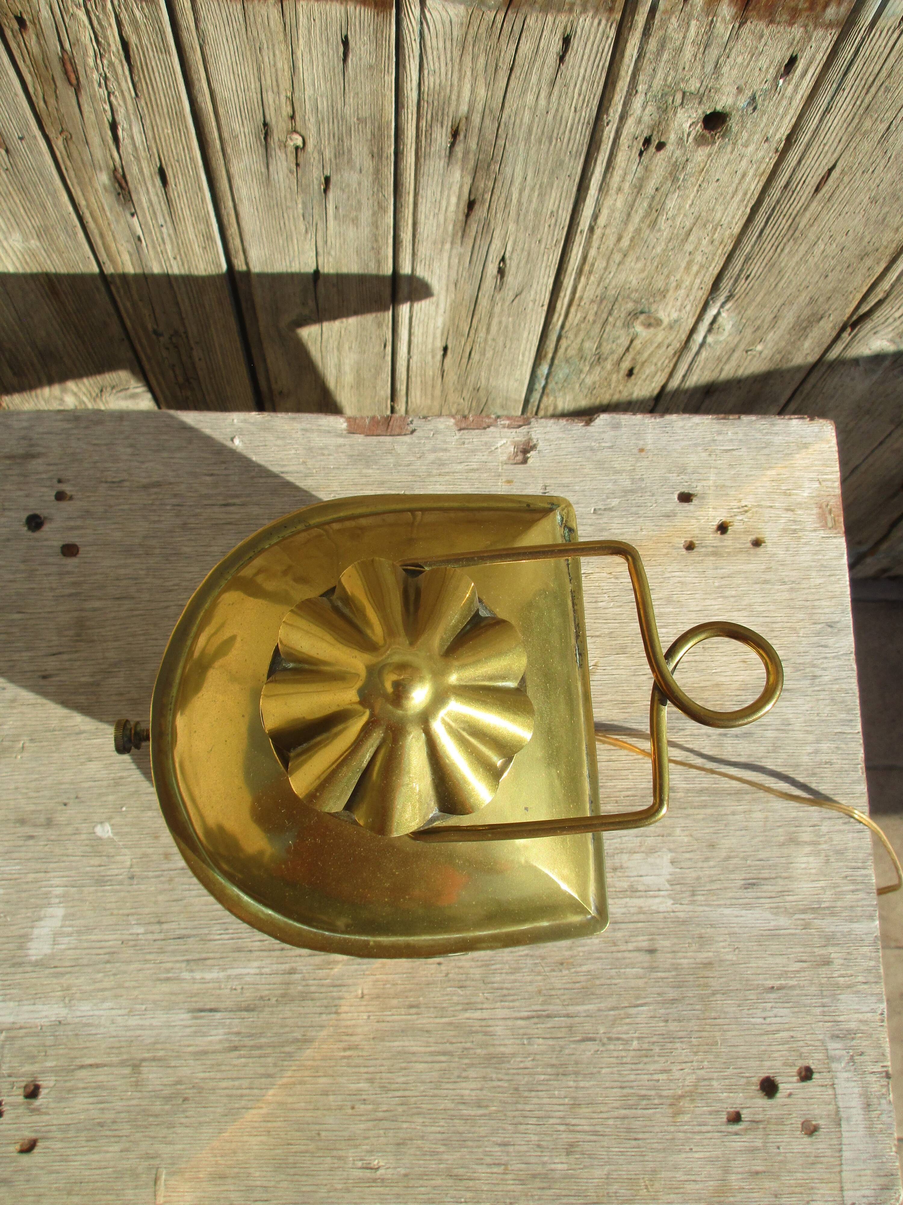 Brass boat tempete lamp